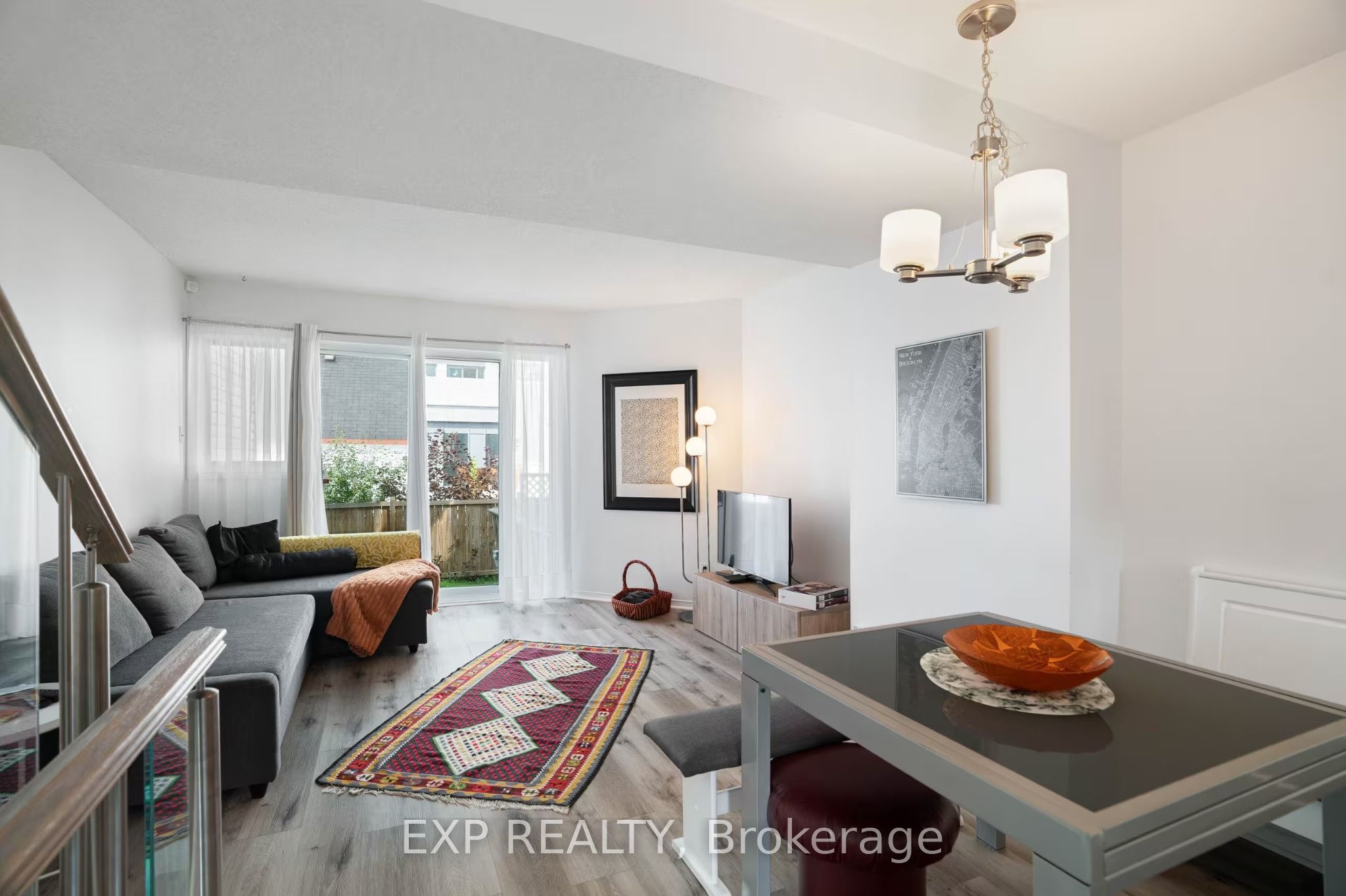 166 Forward Avenue Property Photo 12