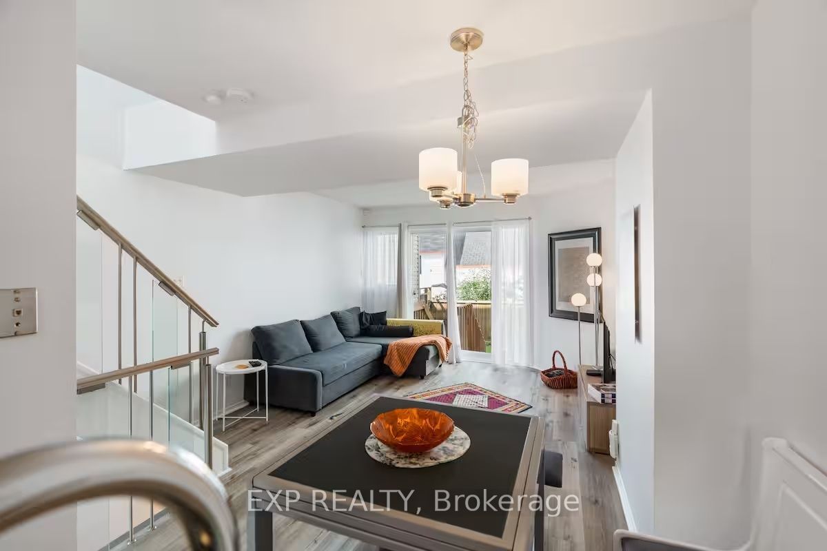 166 Forward Avenue Property Photo 14