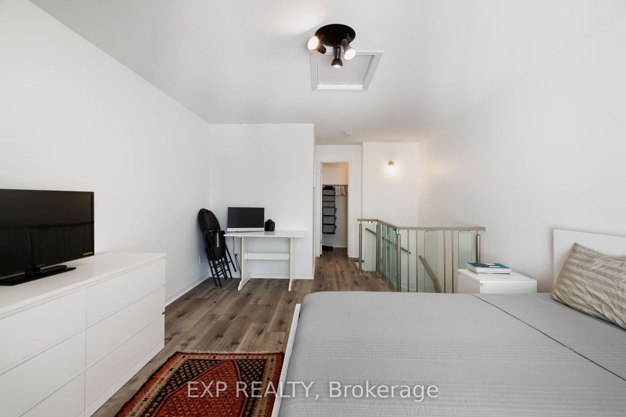 166 Forward Avenue Property Photo 23