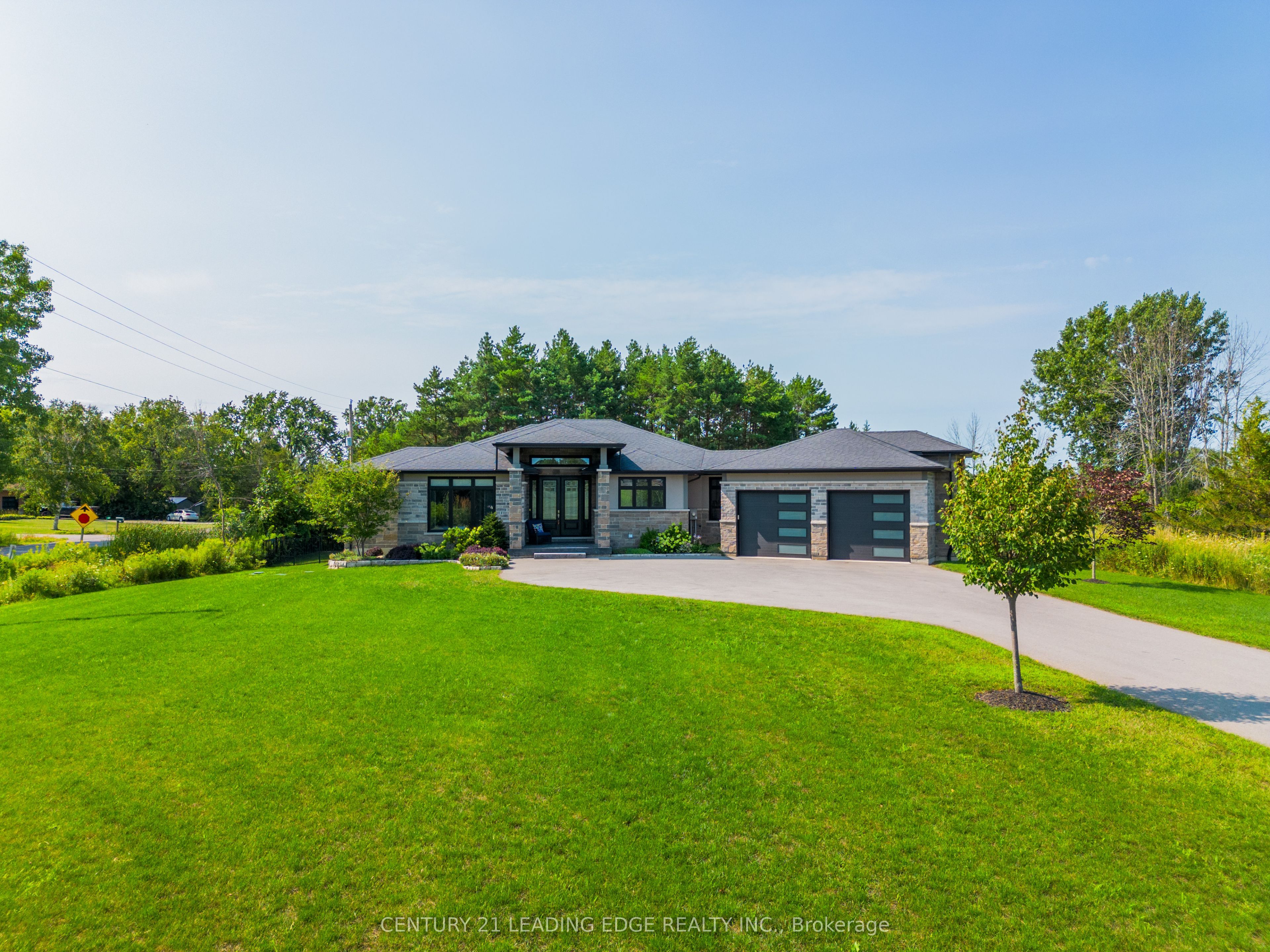 9 Leaside Street Property Photo 3