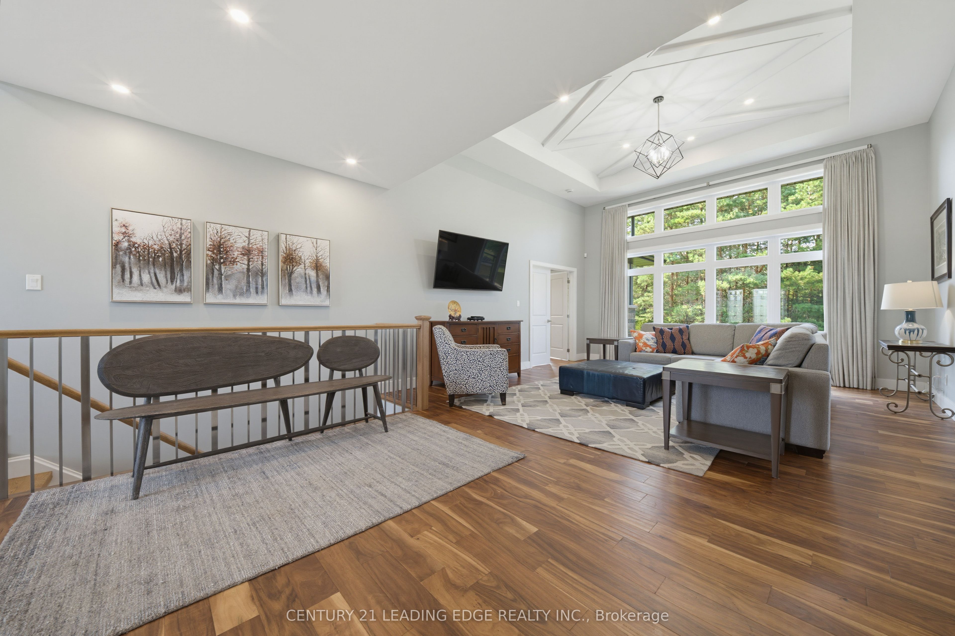 9 Leaside Street Property Photo 23