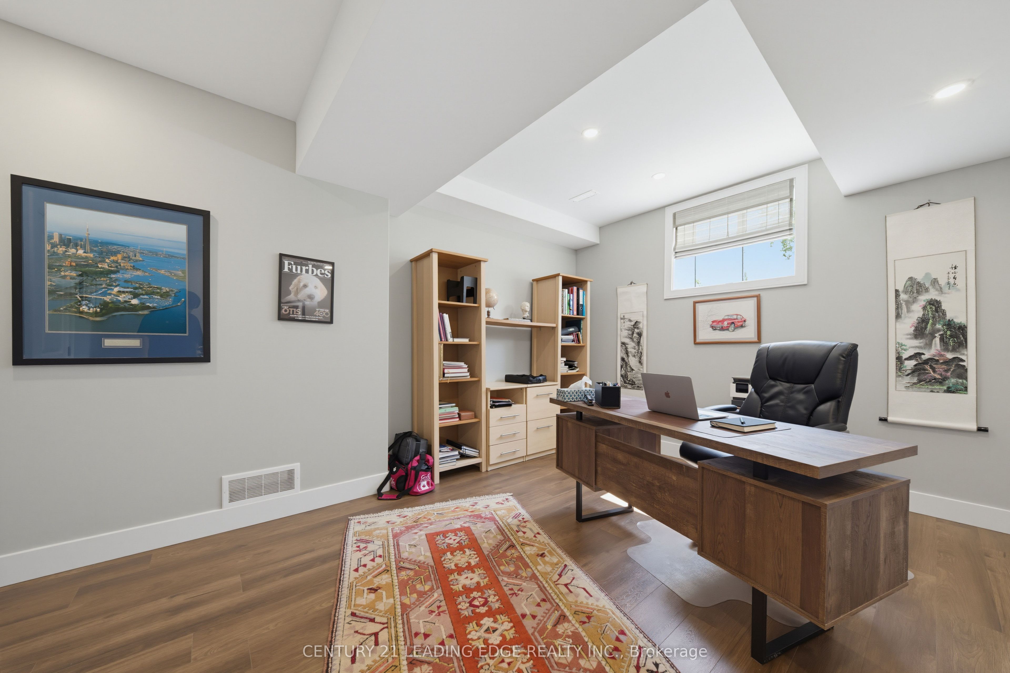 9 Leaside Street Property Photo 37