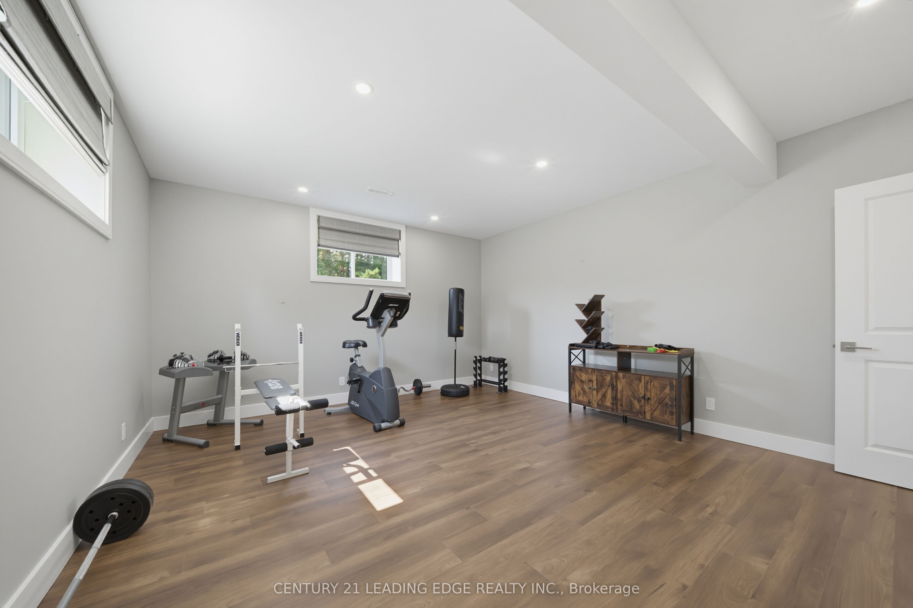 9 Leaside Street Property Photo 41