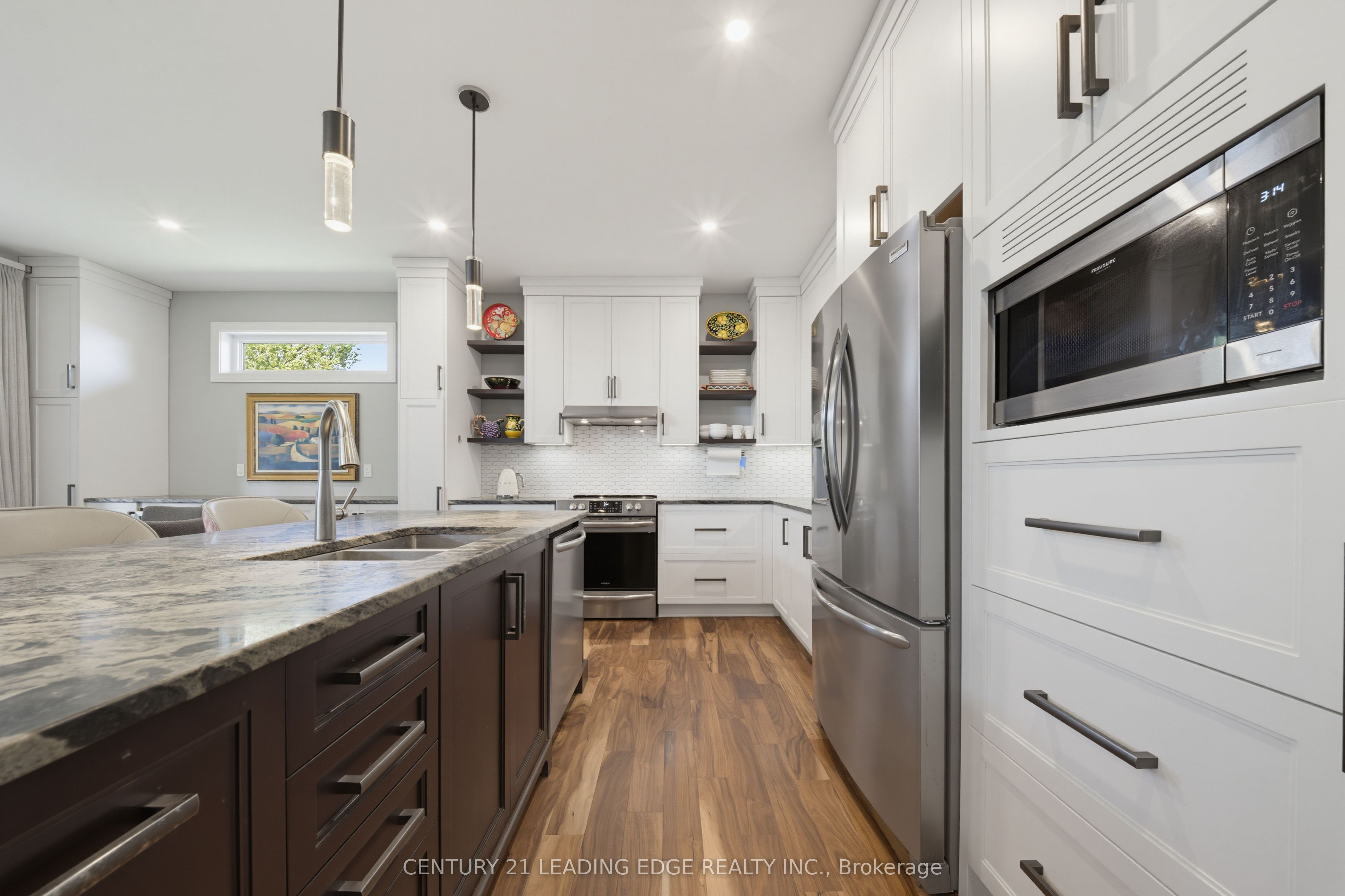 9 Leaside Street Property Photo 45