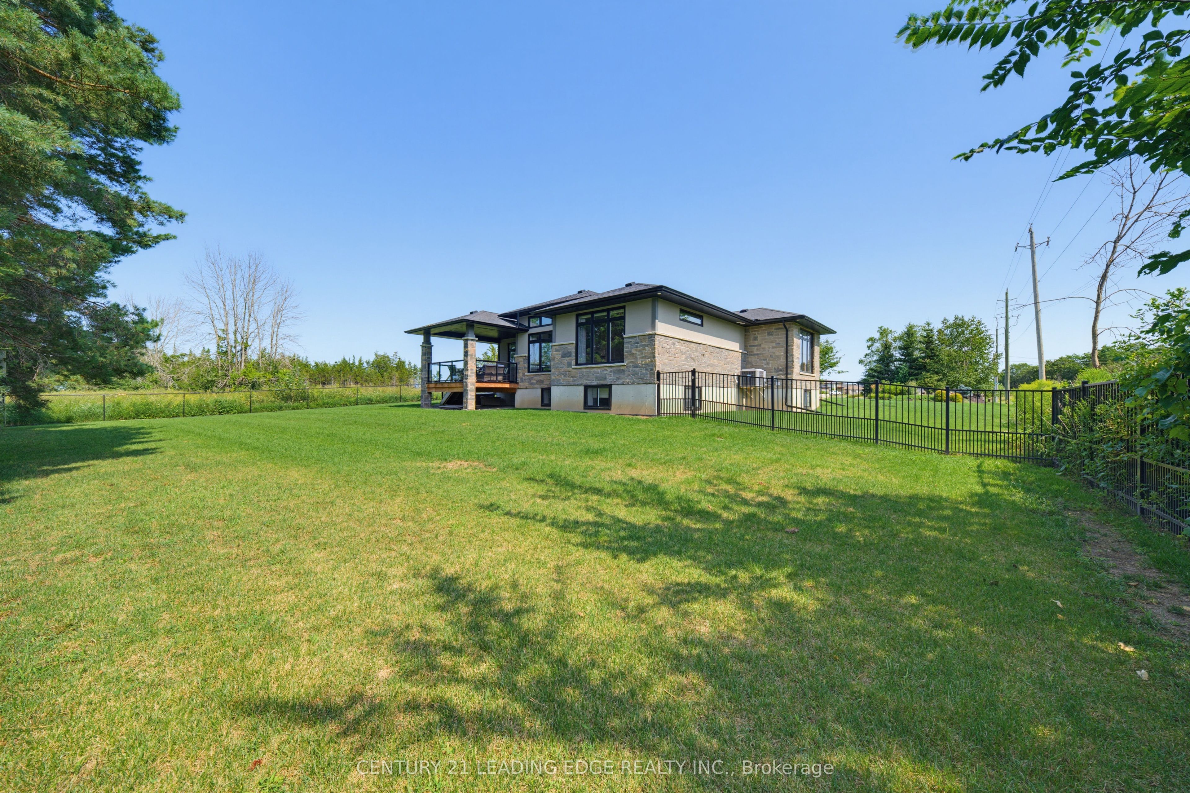 9 Leaside Street Property Photo 50