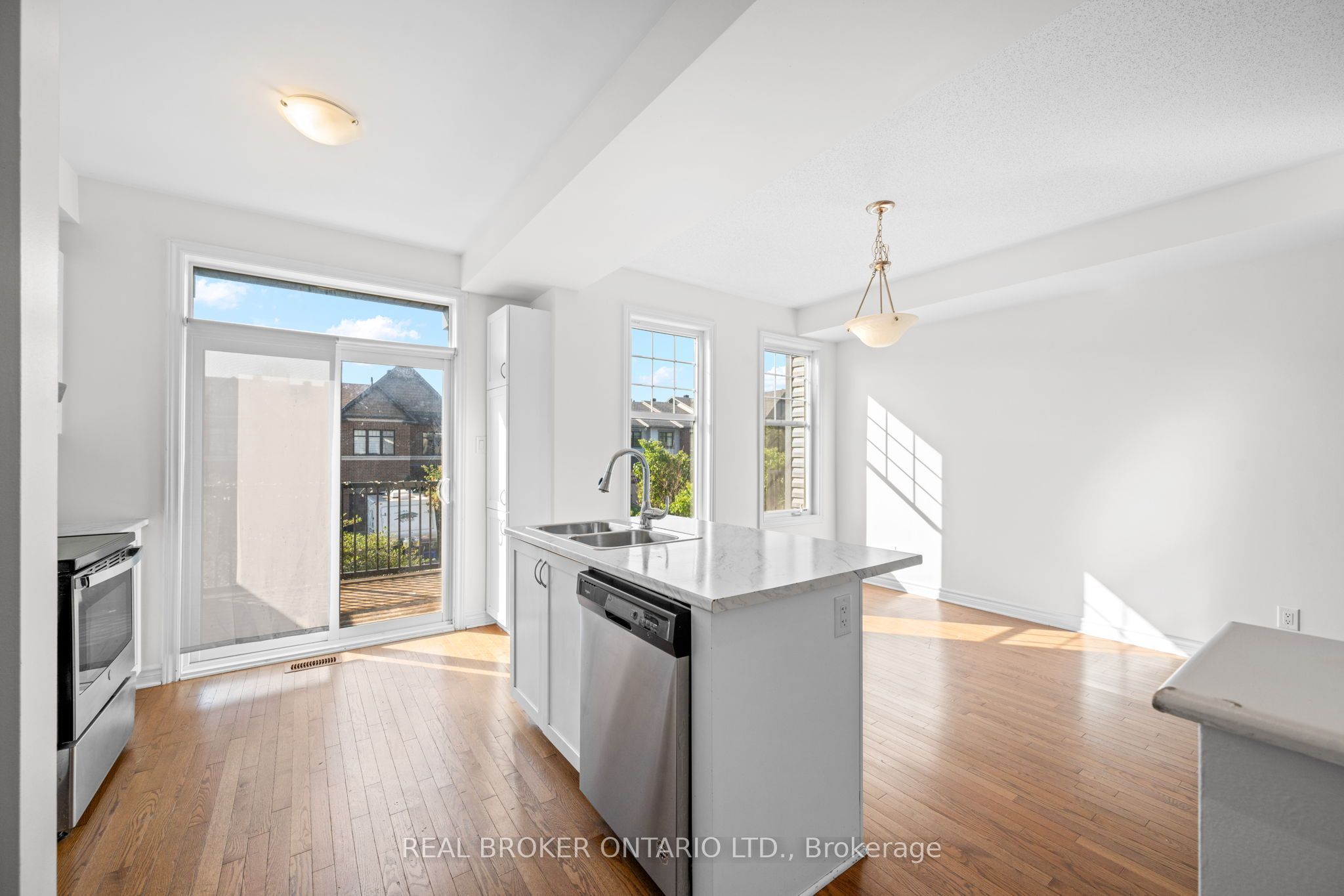 66 Fallengale Crescent Property Photo 6