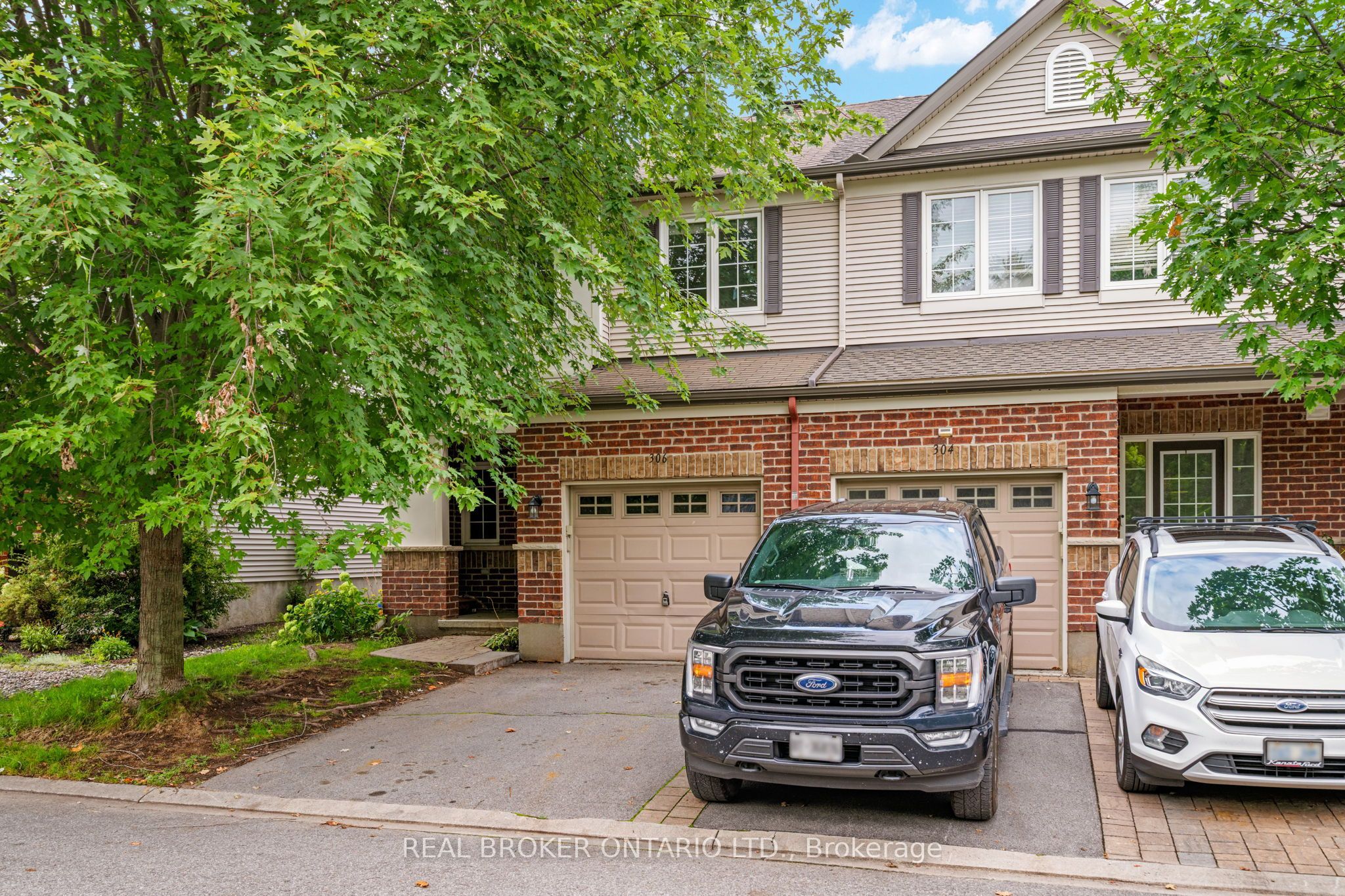 306 Aldworth Private Property Photo 1