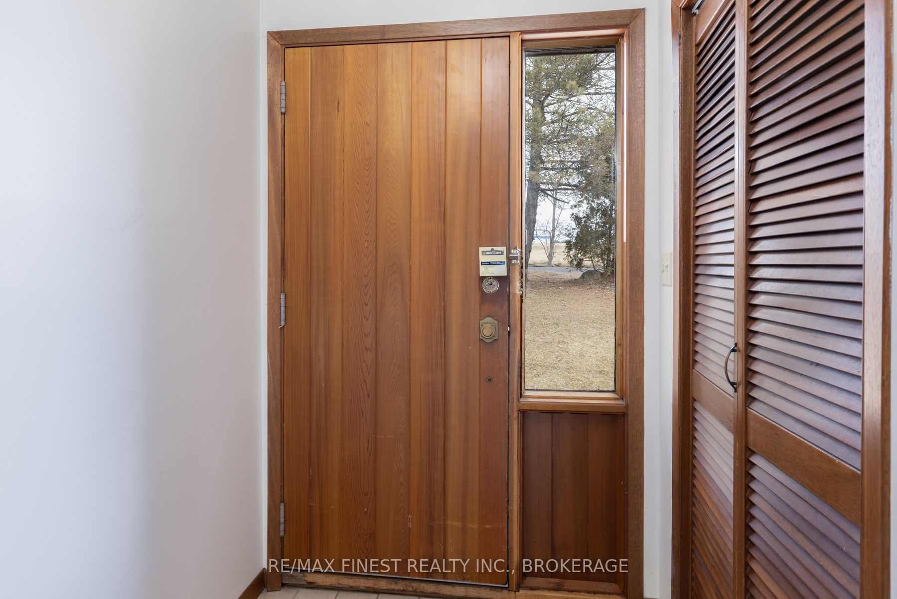 1141 Front Road Property Photo 7