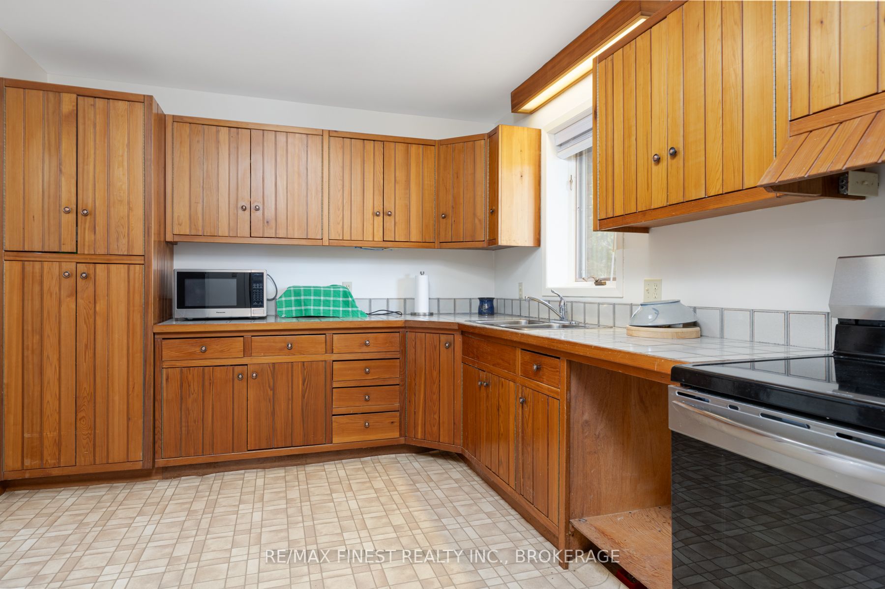 1141 Front Road Property Photo 8