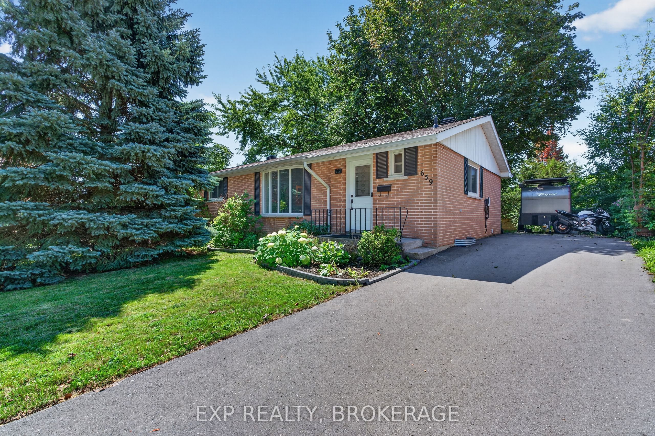 659 Sussex Boulevard Property Photo 1