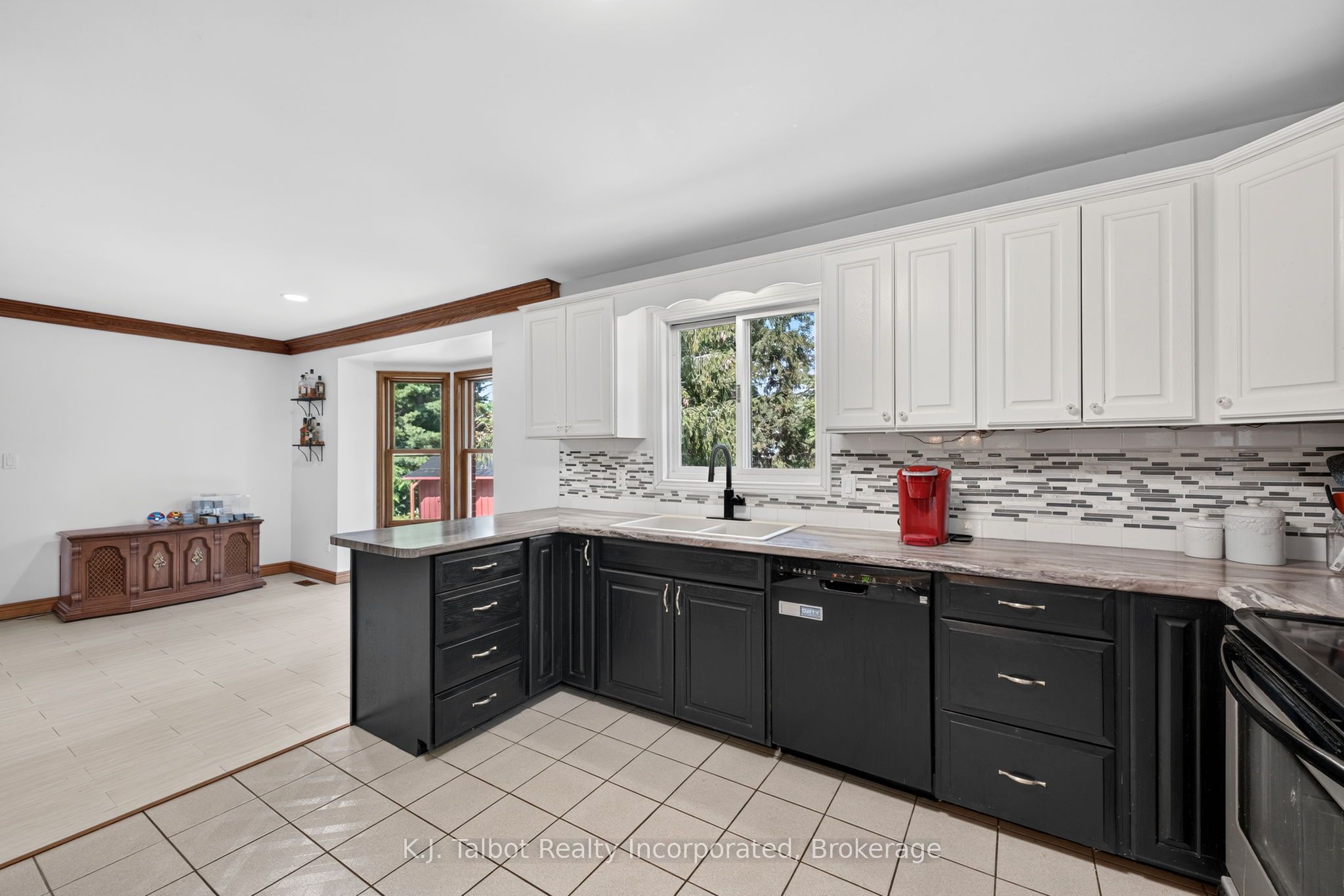 4 John Avenue Property Photo 14