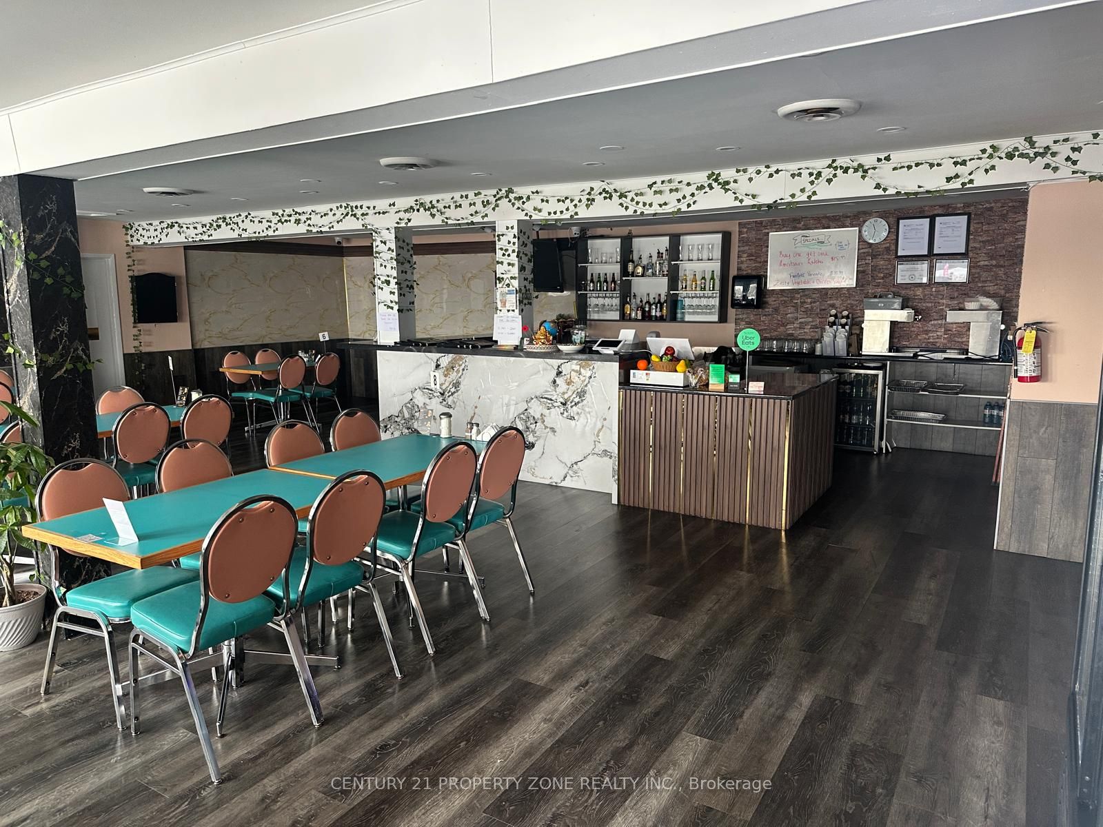 633432 Highway 10 Property Photo 3