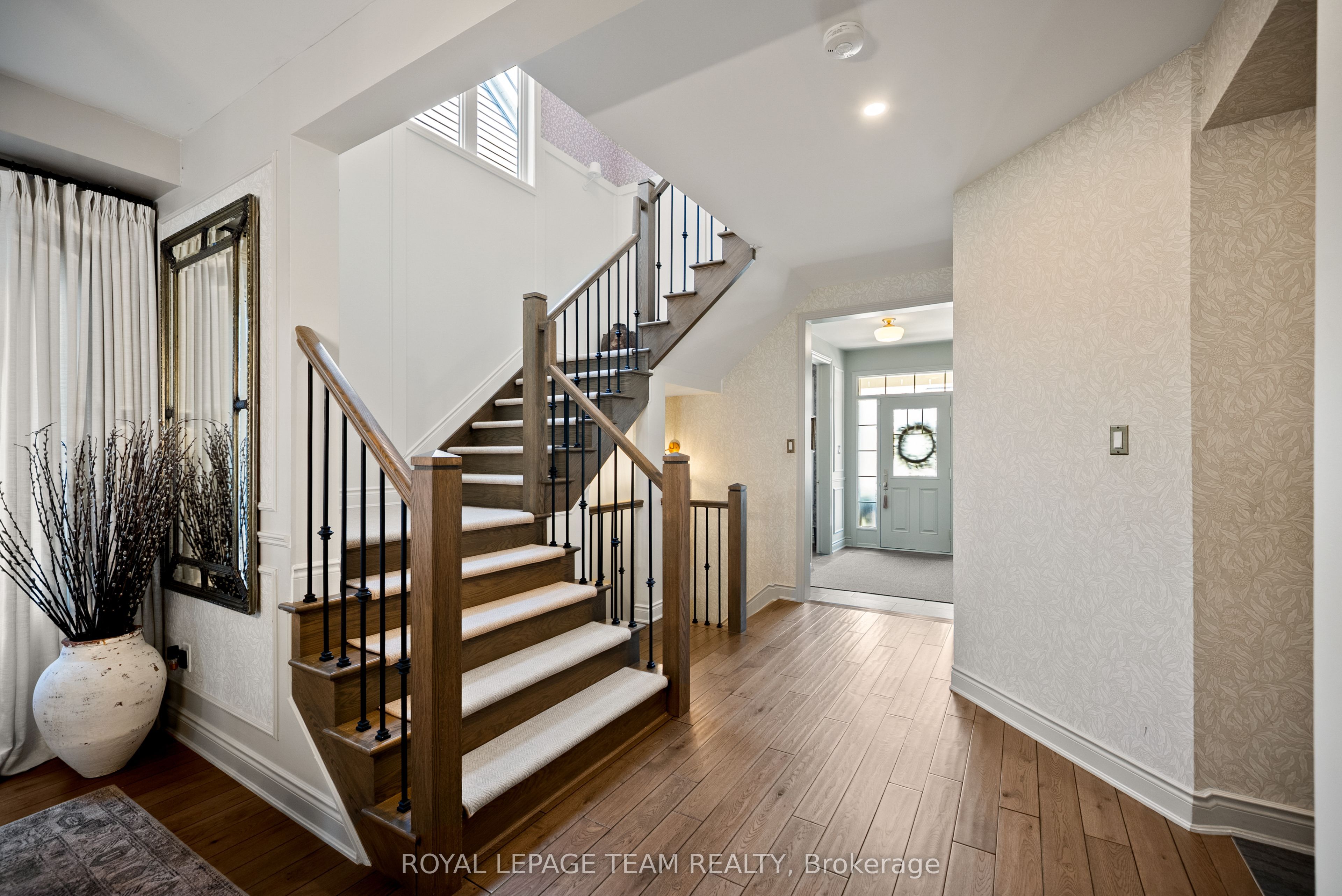 4865 Abbott Street E Property Photo 11
