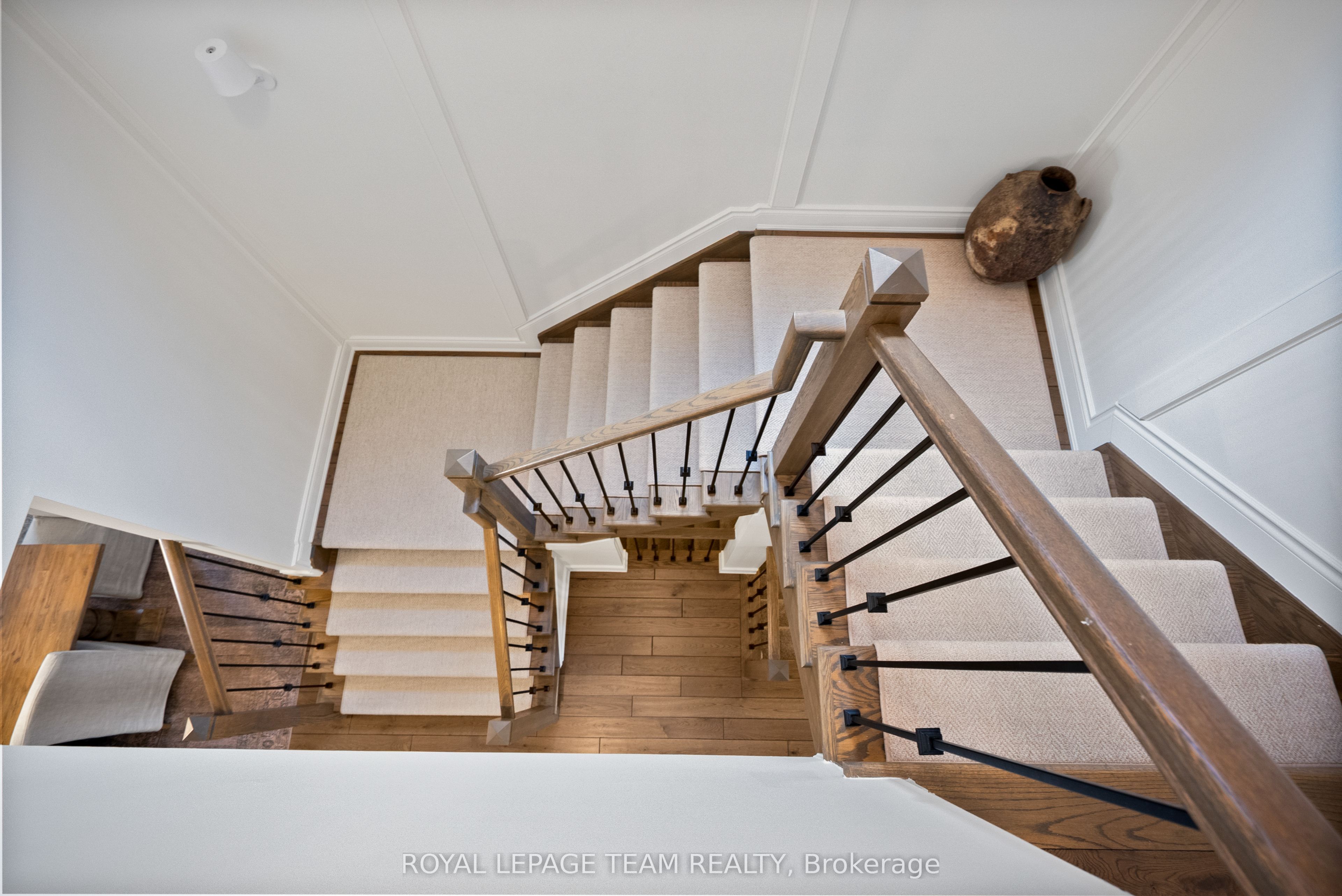 4865 Abbott Street E Property Photo 22