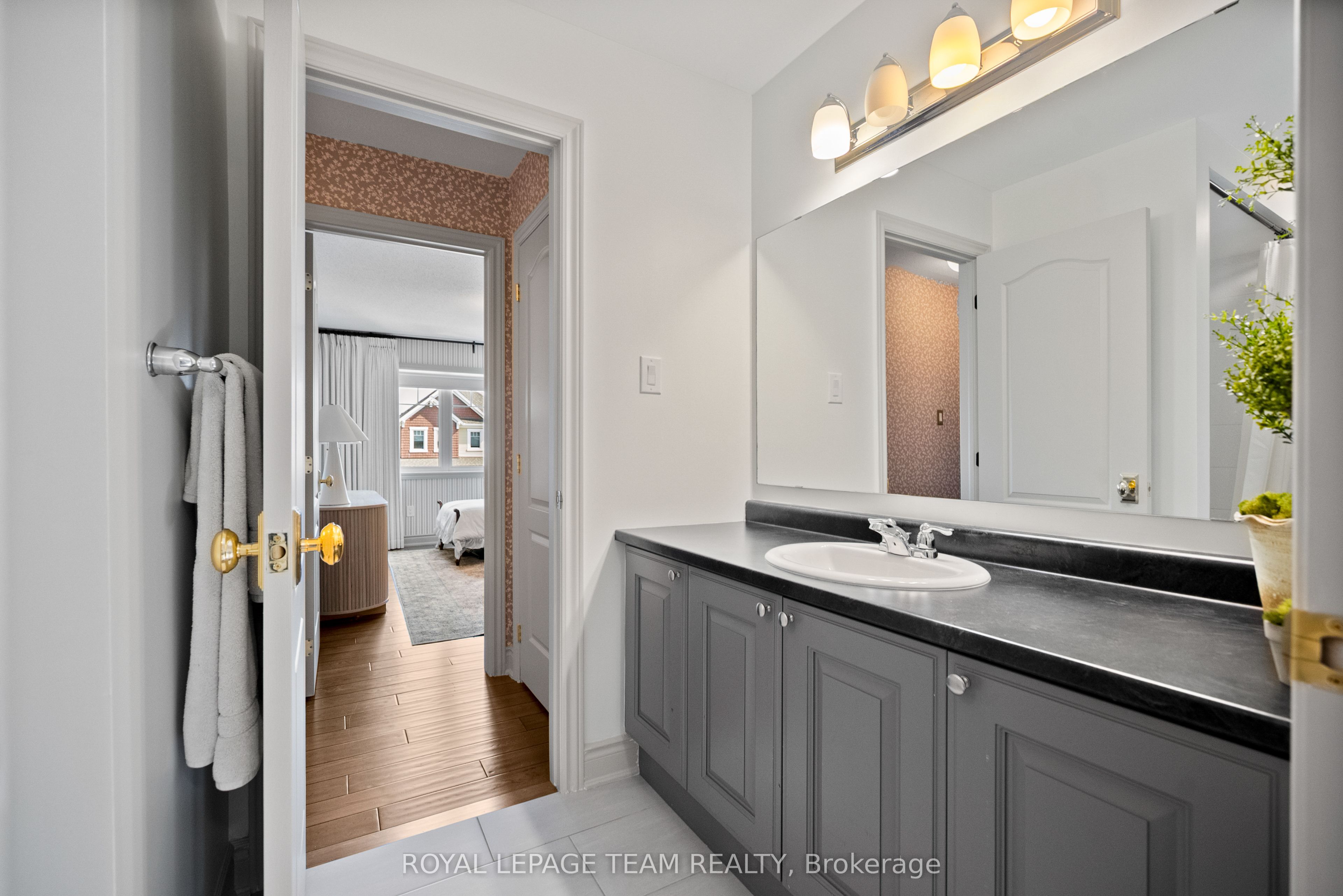 4865 Abbott Street E Property Photo 32