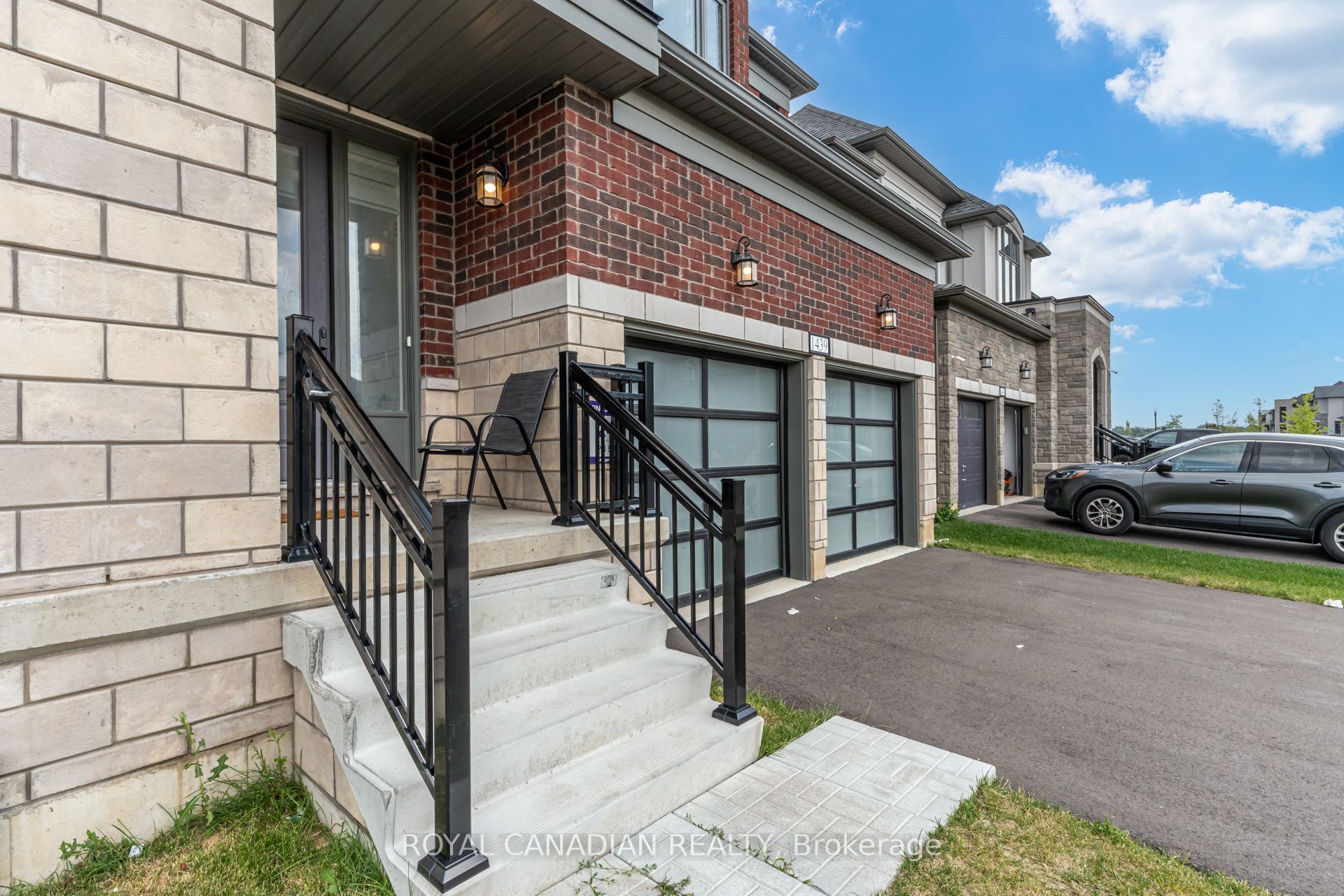 1439 Upper Thames Drive Property Photo 10