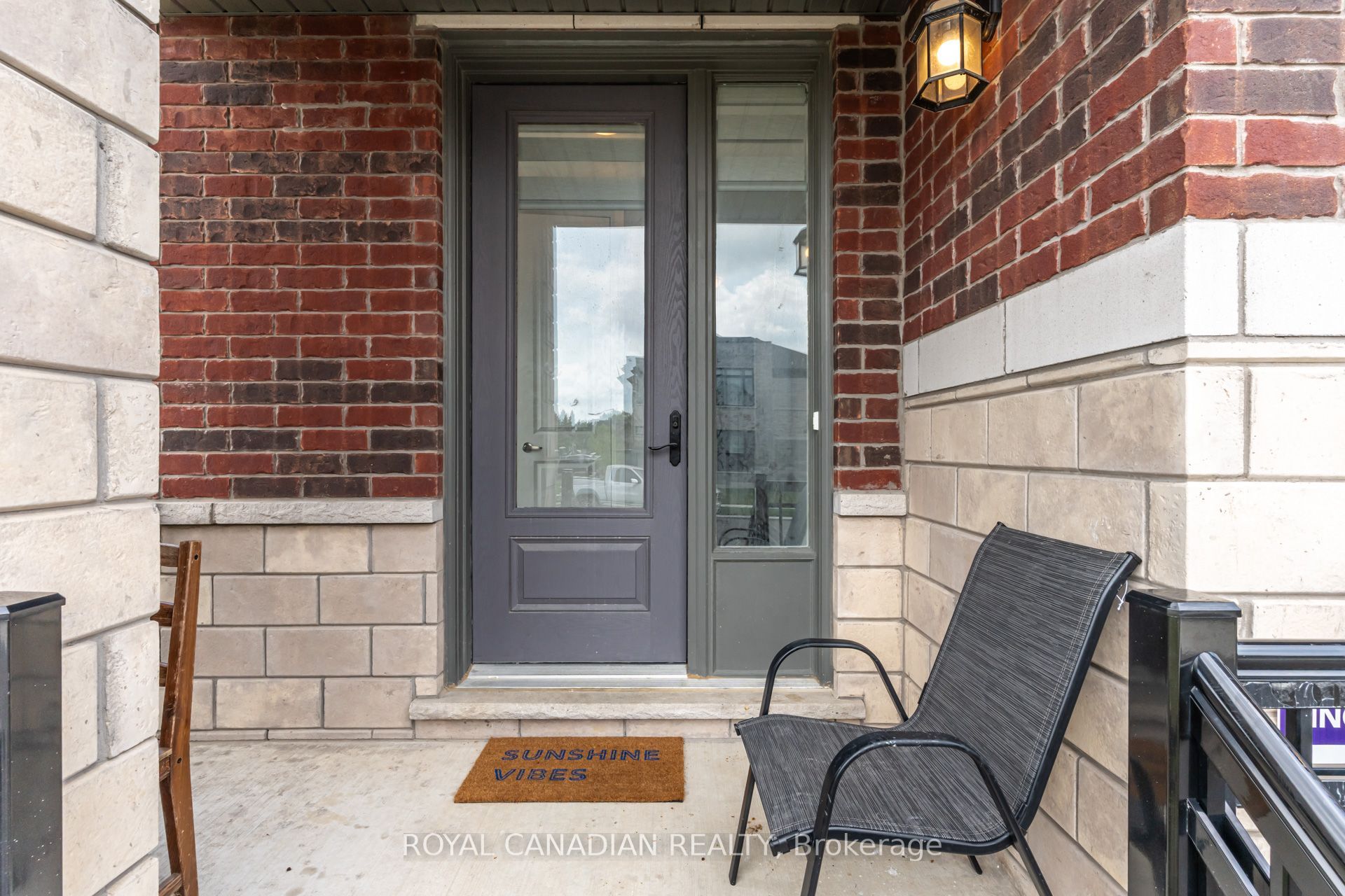 1439 Upper Thames Drive Property Photo 11
