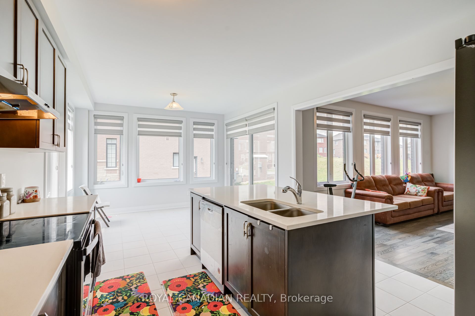 1439 Upper Thames Drive Property Photo 16