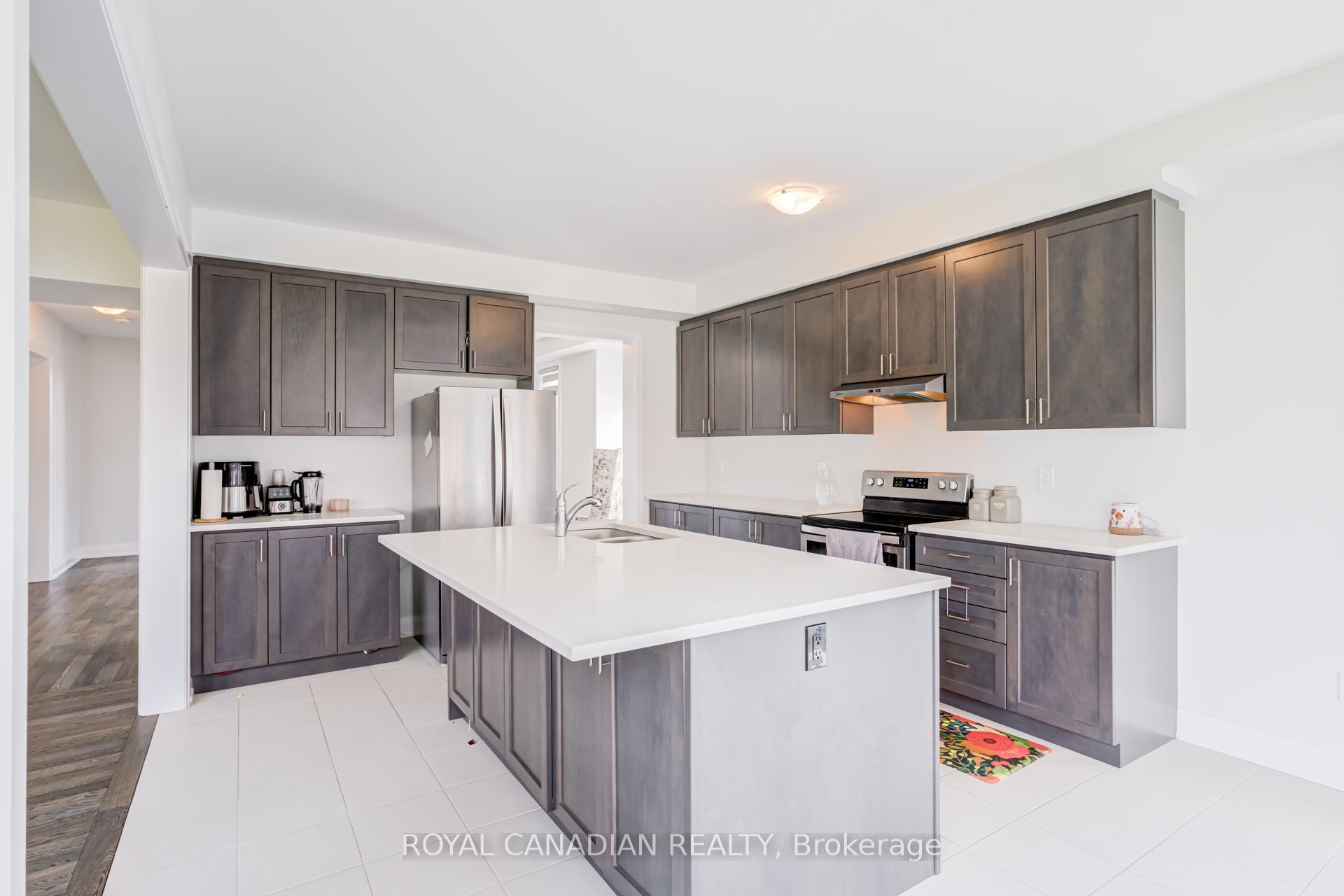 1439 Upper Thames Drive Property Photo 17