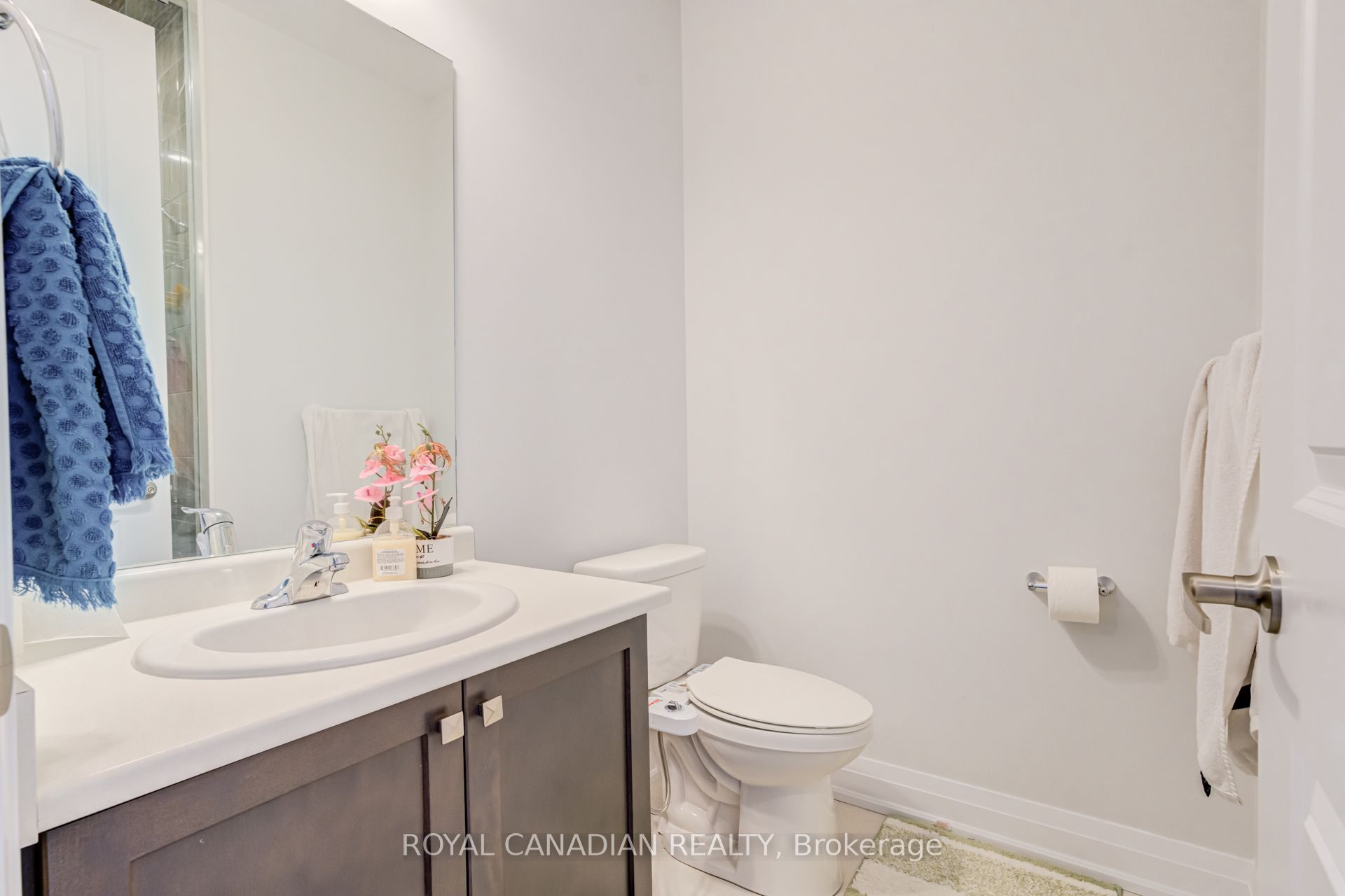 1439 Upper Thames Drive Property Photo 33