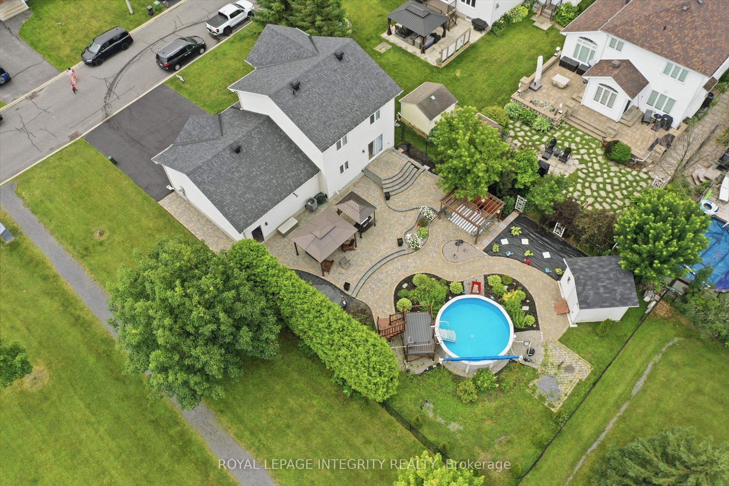 36 Frontenac Boulevard Property Photo 3