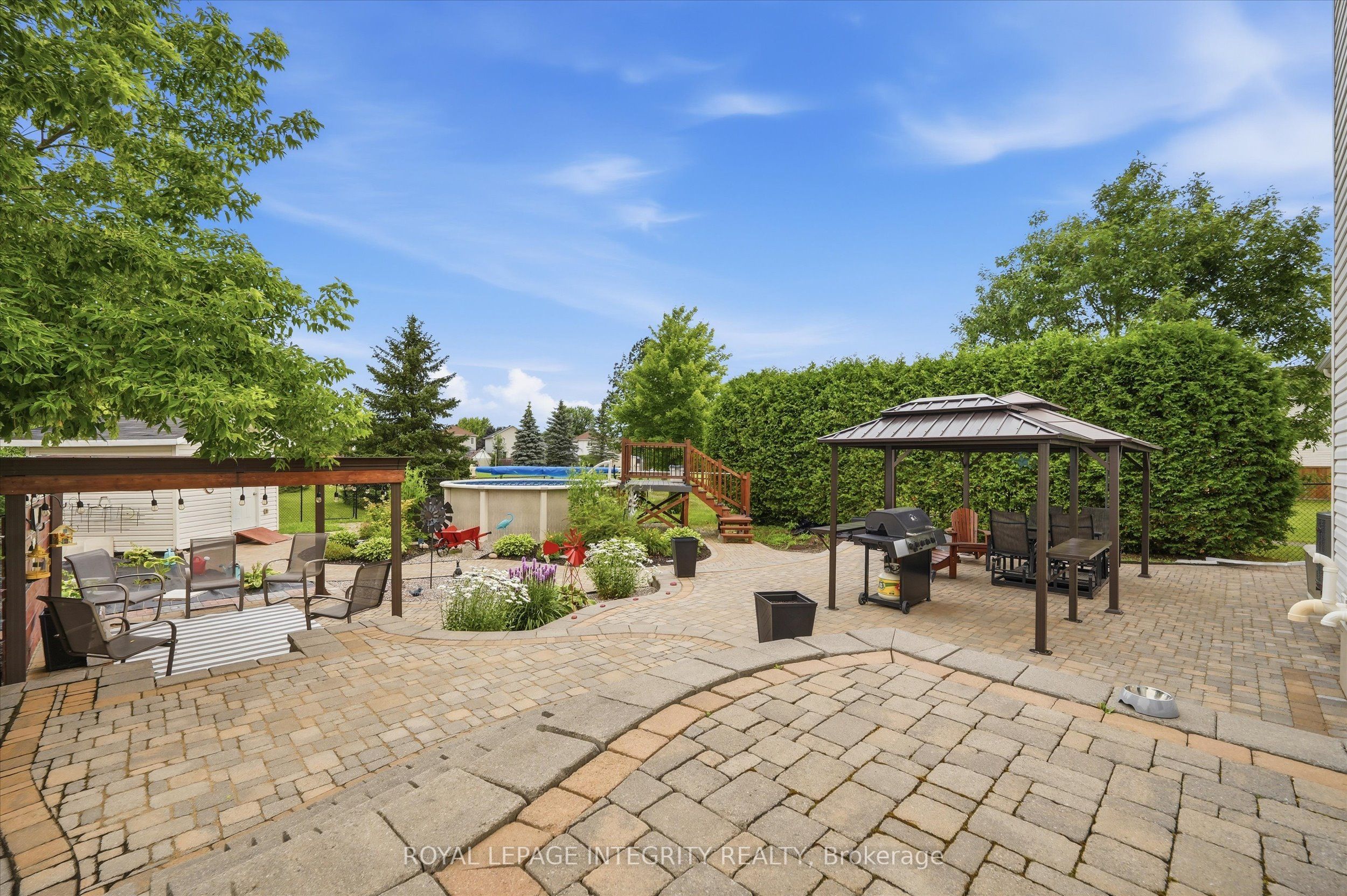 36 Frontenac Boulevard Property Photo 4