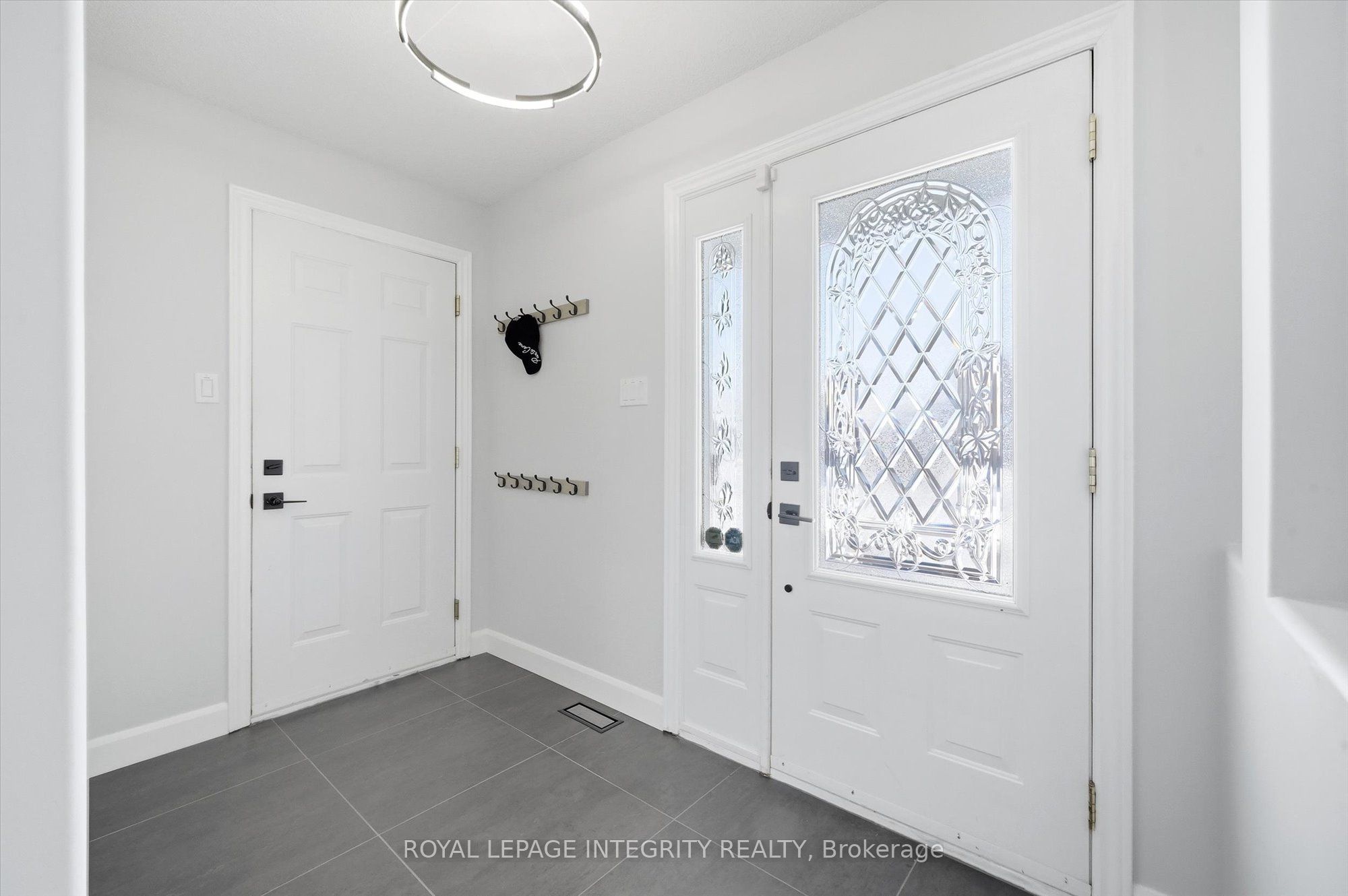 36 Frontenac Boulevard Property Photo 6