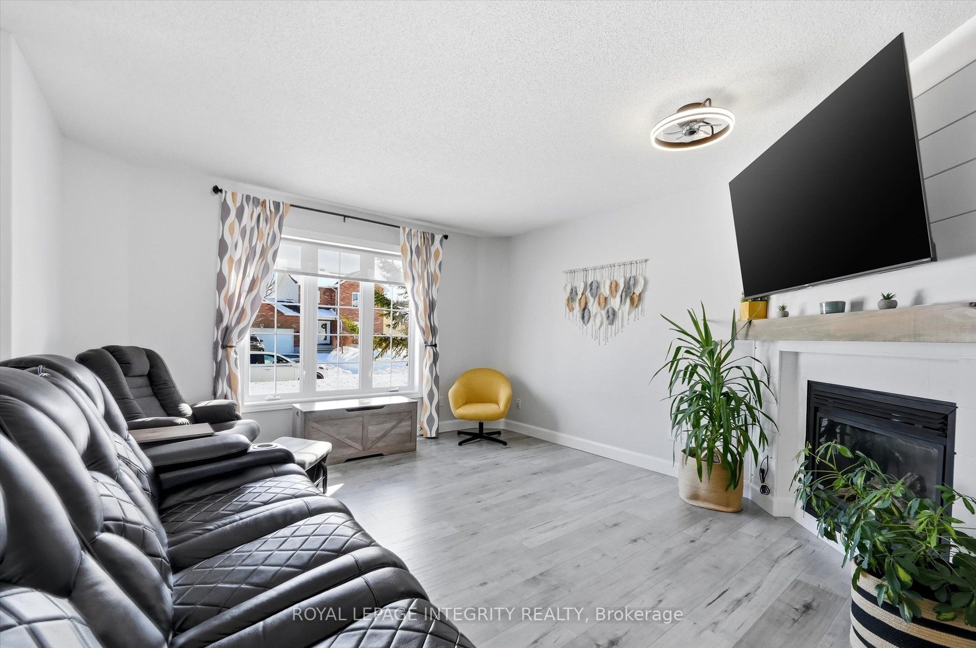 36 Frontenac Boulevard Property Photo 8