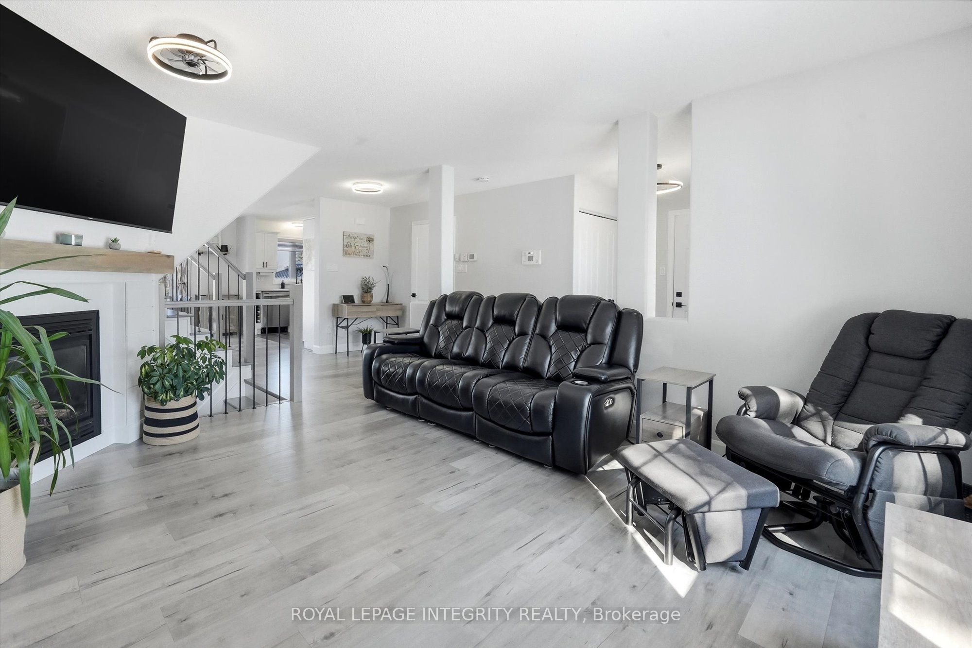 36 Frontenac Boulevard Property Photo 10