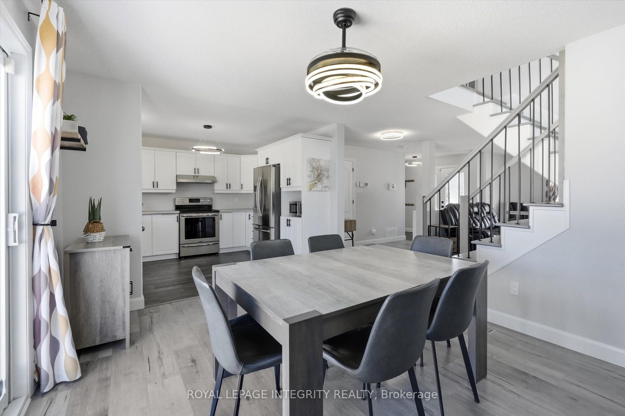 36 Frontenac Boulevard Property Photo 14