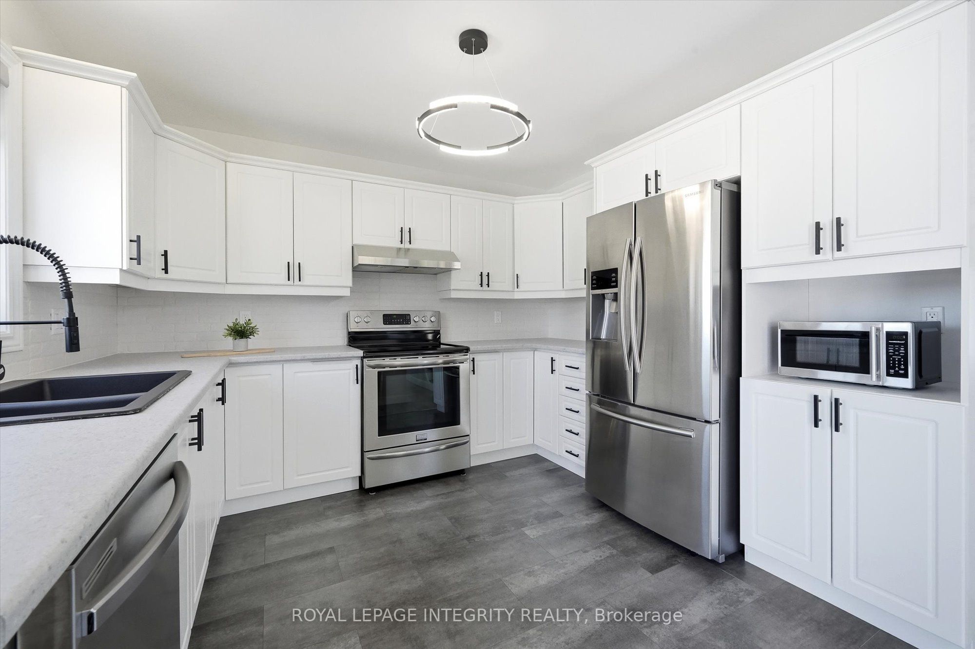 36 Frontenac Boulevard Property Photo 15