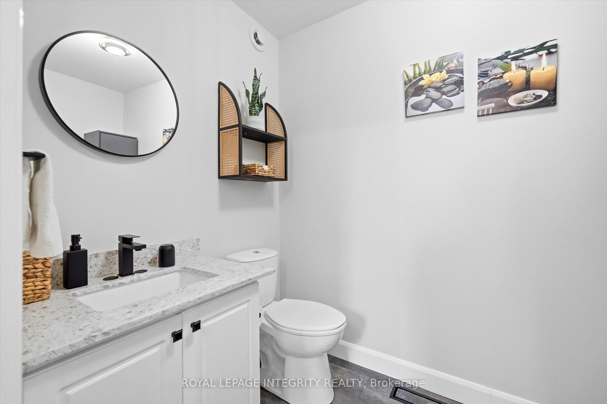 36 Frontenac Boulevard Property Photo 16