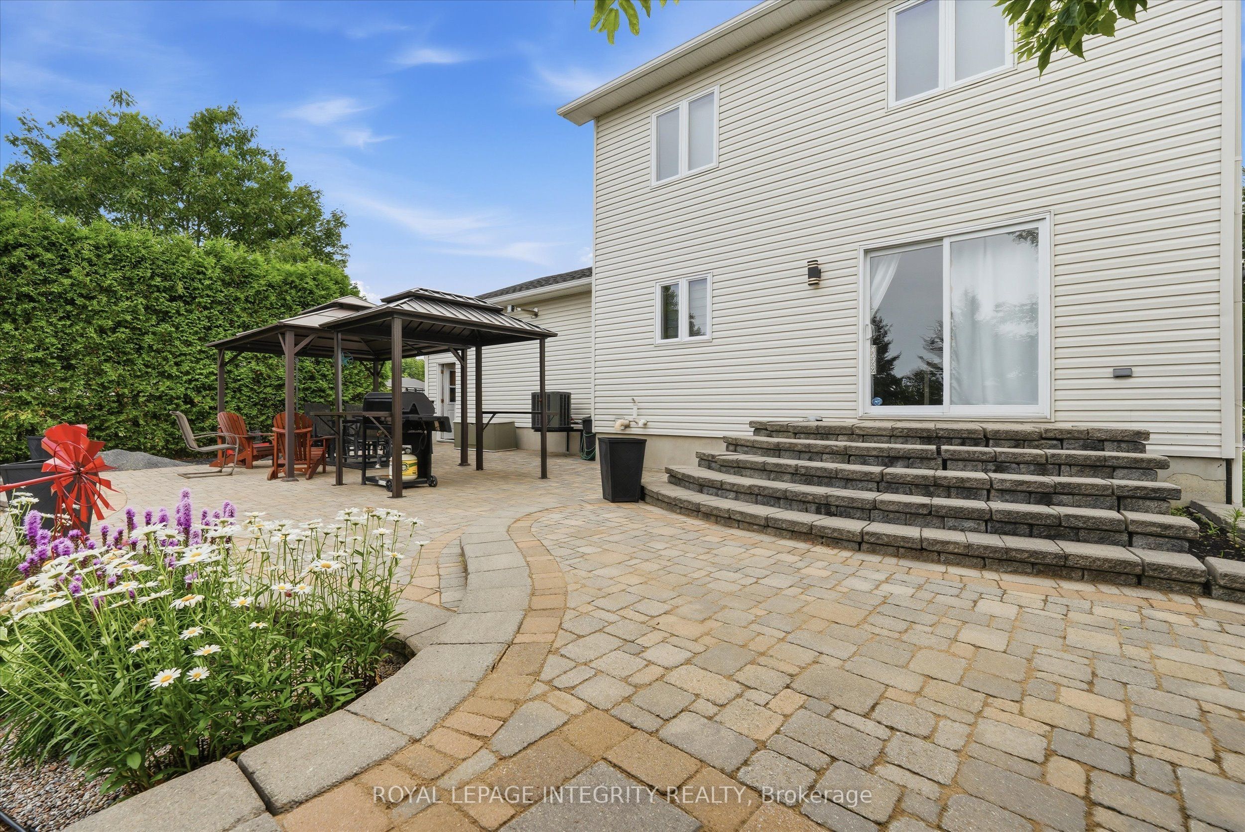 36 Frontenac Boulevard Property Photo 35