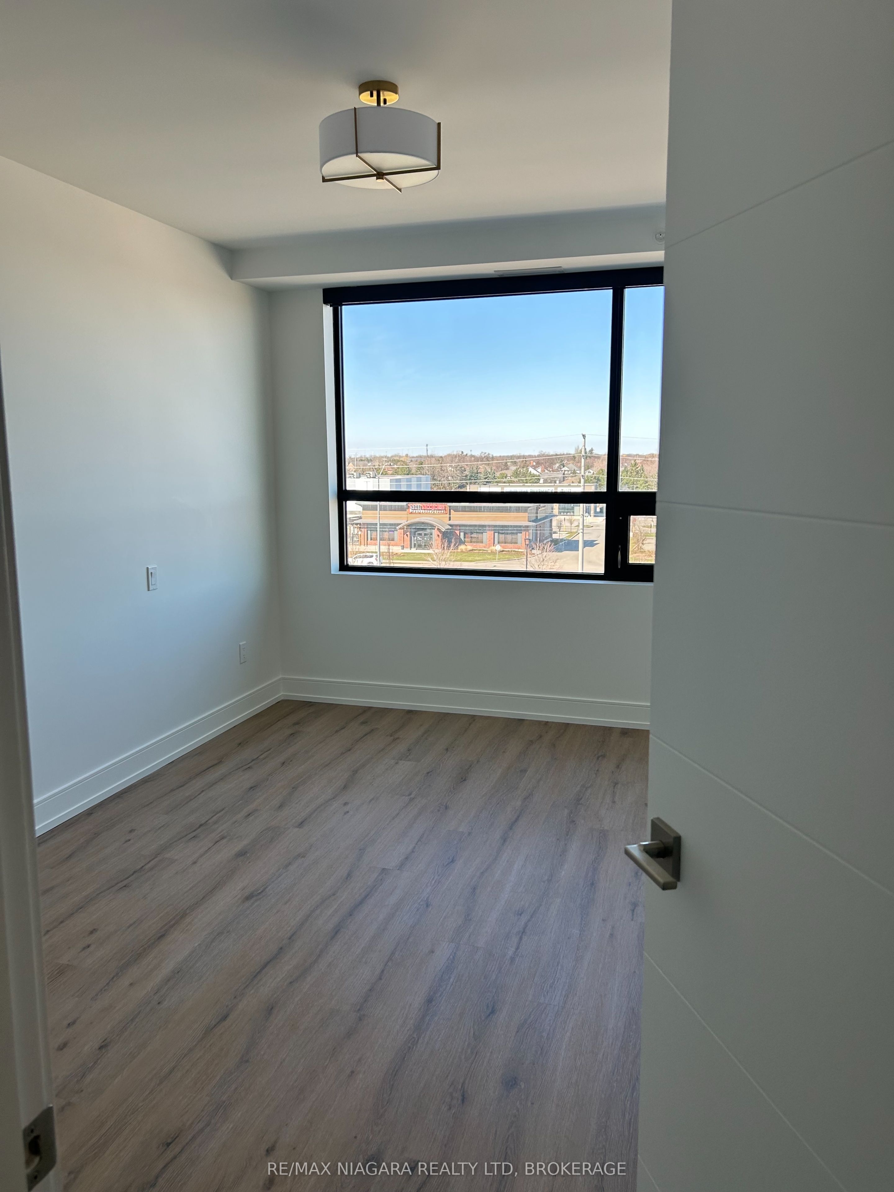 300 Fourth Avenue 404 Property Photo 6