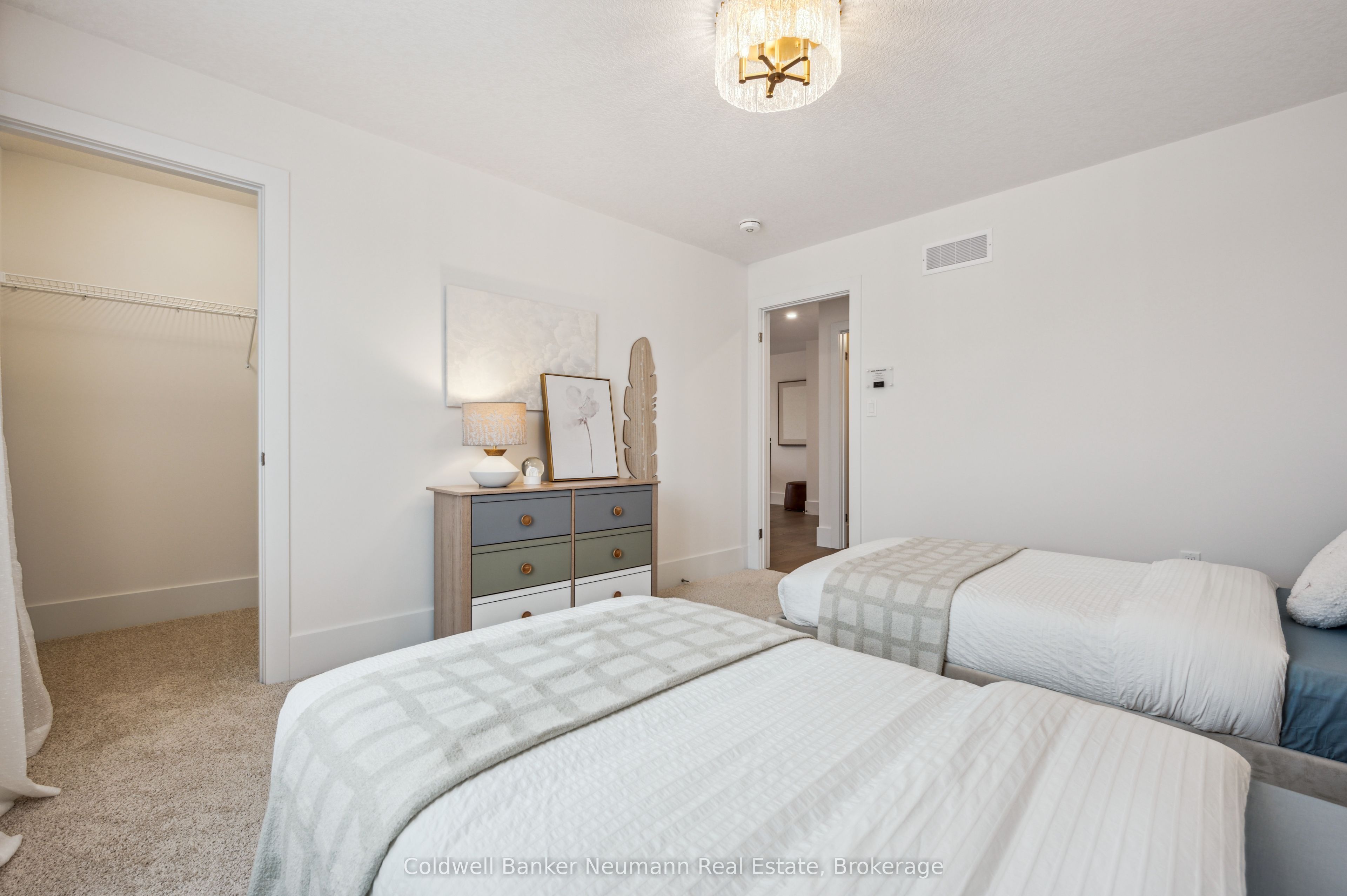 645 Anton Crescent Property Photo 14