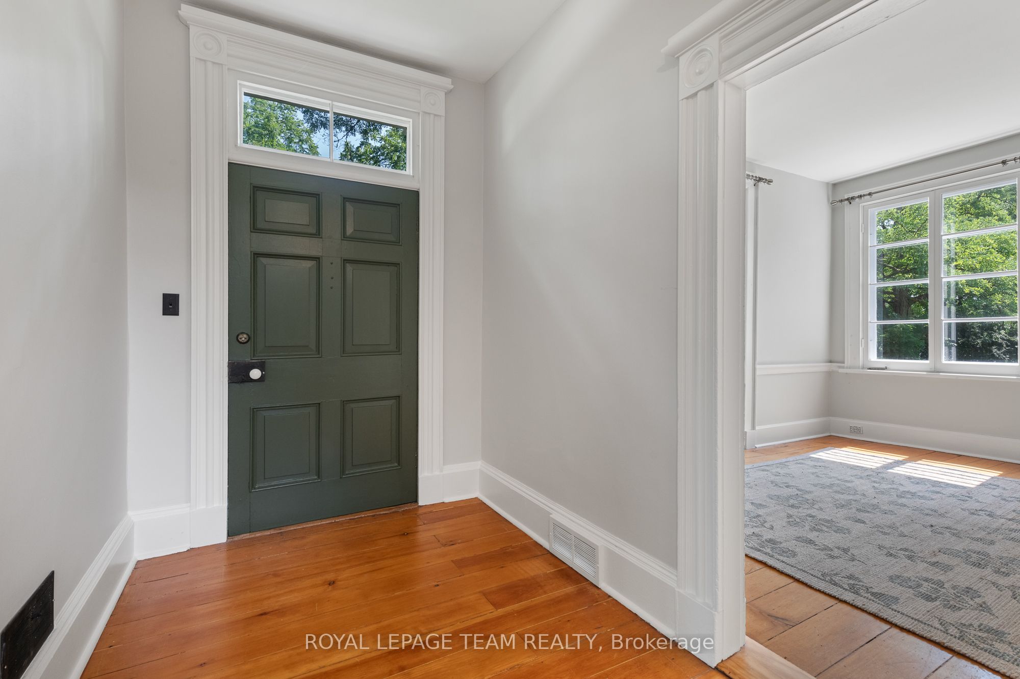 256 Wilson Street N Property Photo 5