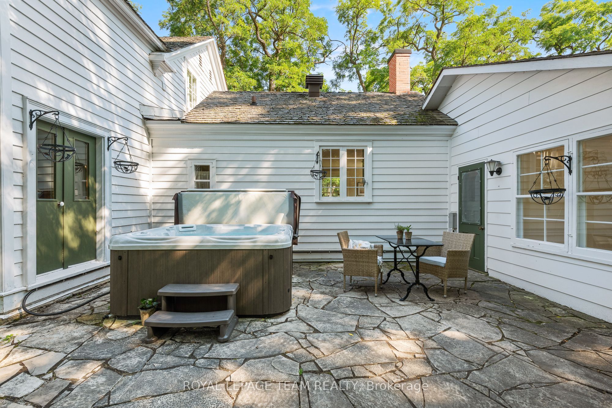 256 Wilson Street N Property Photo 15