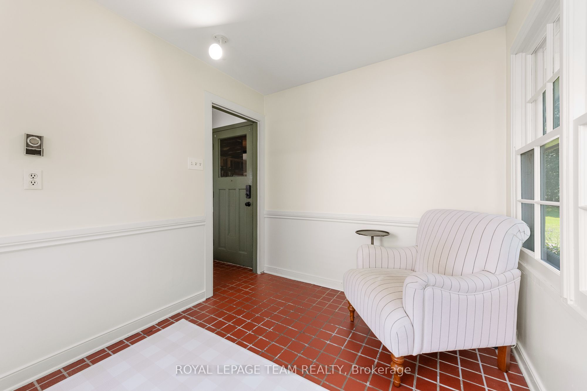 256 Wilson Street N Property Photo 17