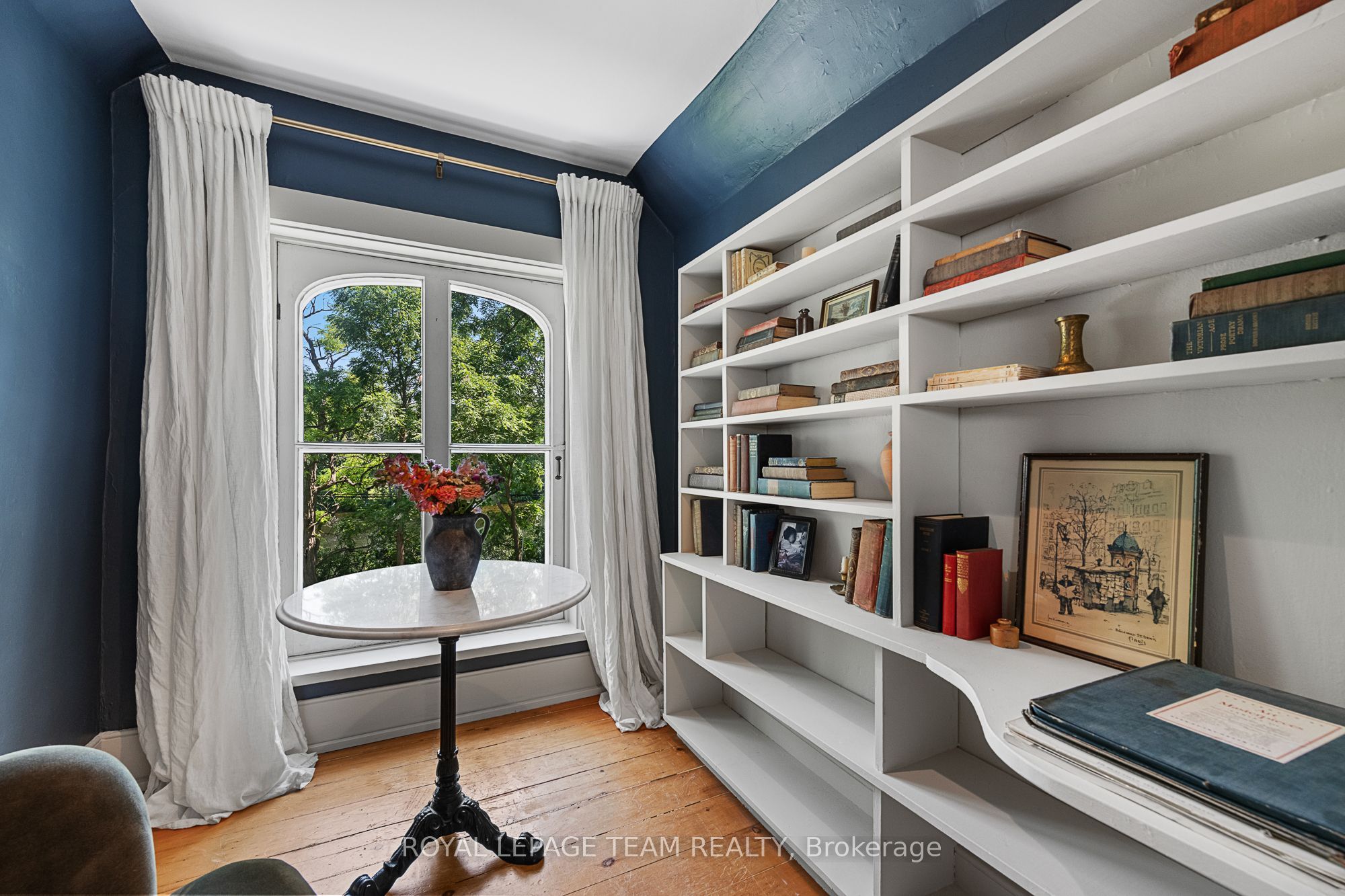 256 Wilson Street N Property Photo 21