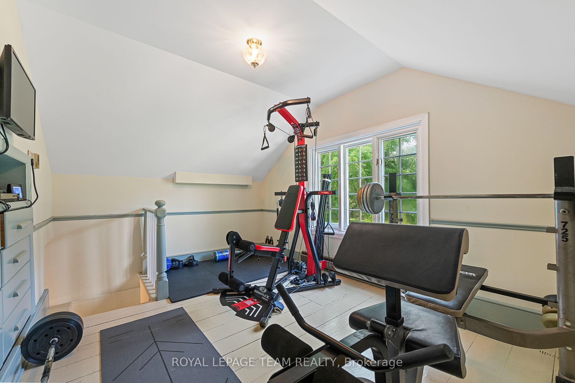 256 Wilson Street N Property Photo 29