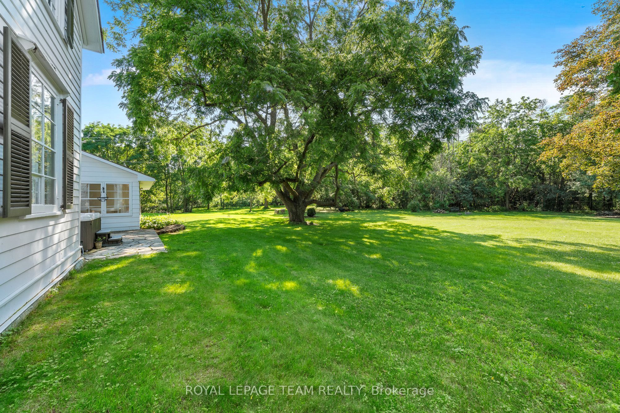256 Wilson Street N Property Photo 32