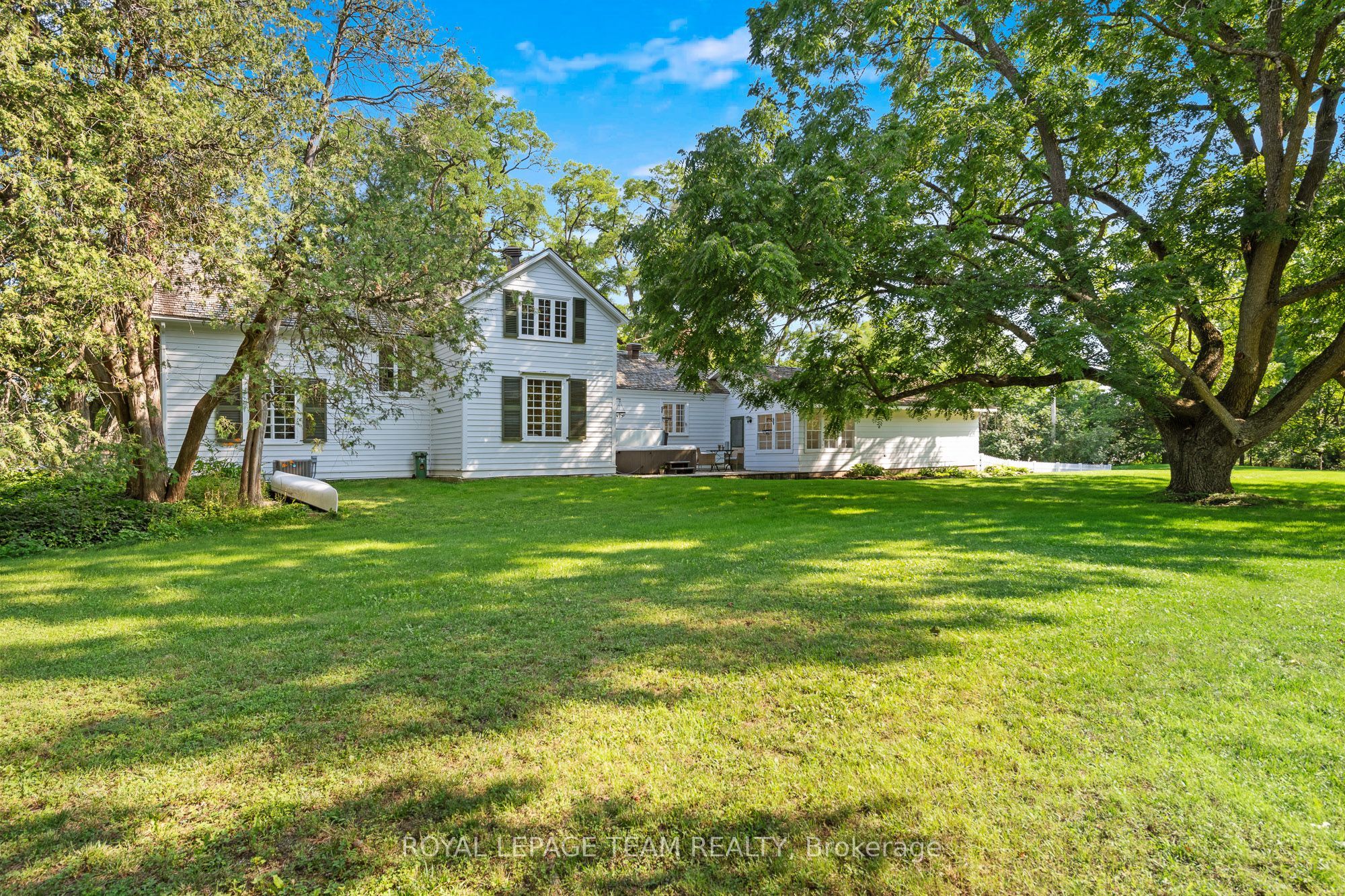 256 Wilson Street N Property Photo 33