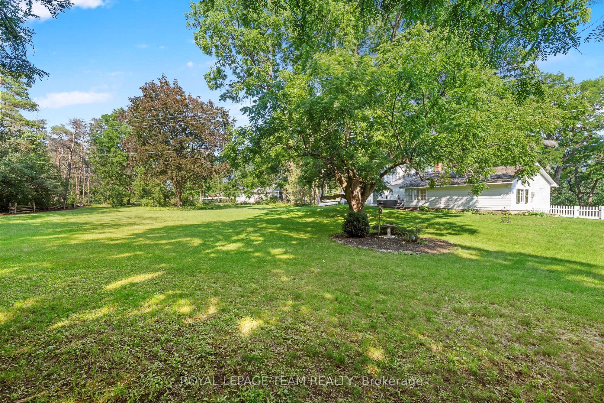 256 Wilson Street N Property Photo 34
