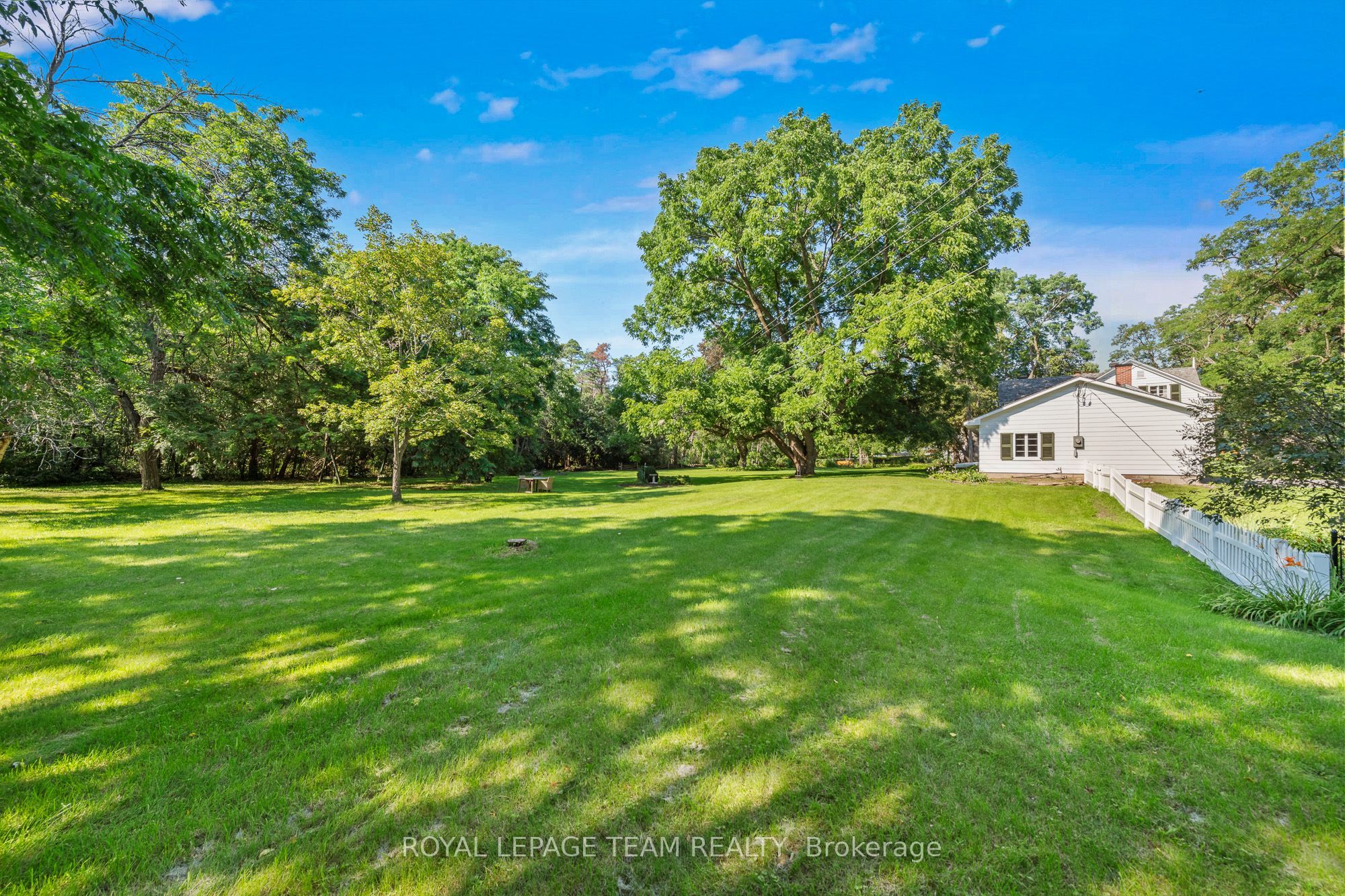 256 Wilson Street N Property Photo 35
