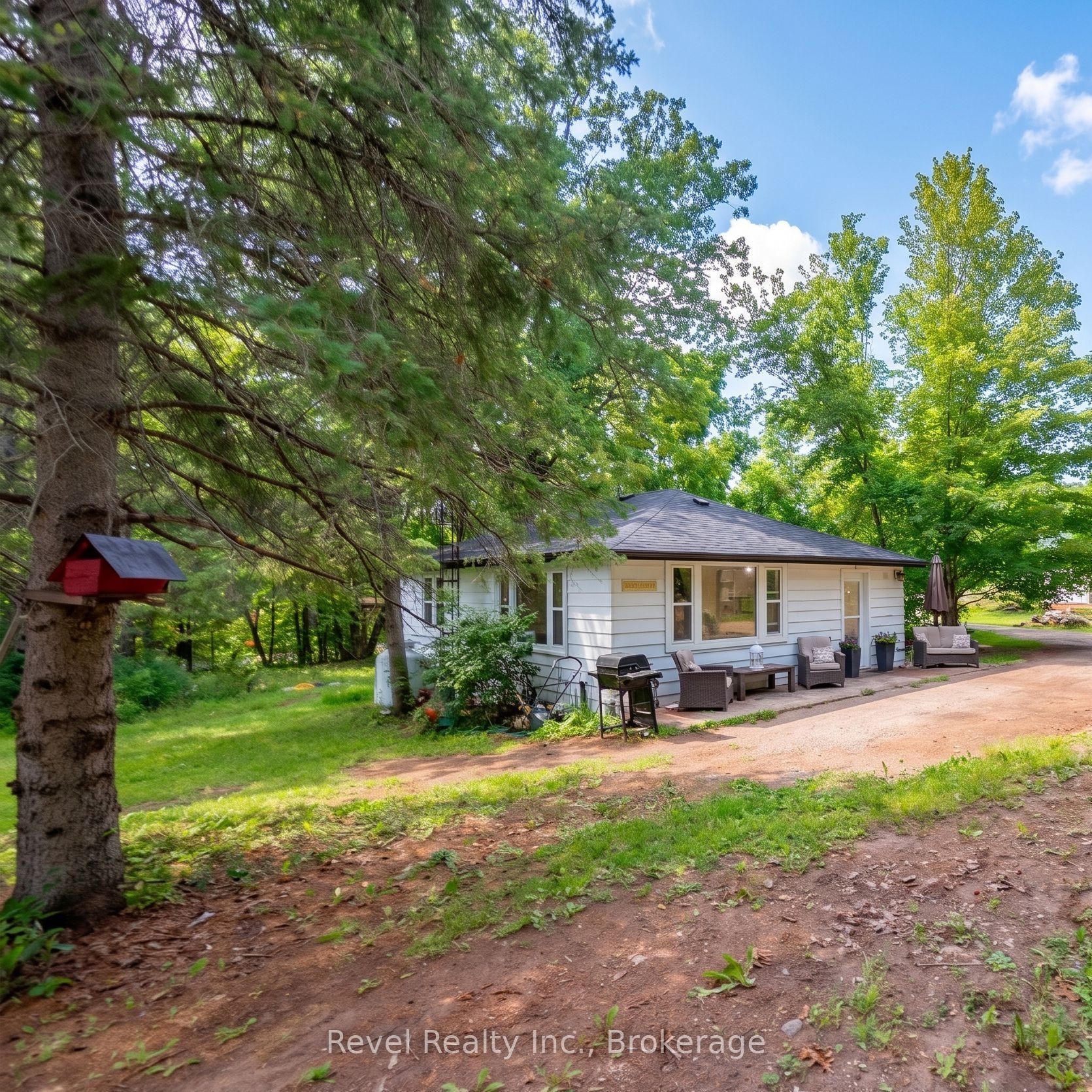 4 Gypsy Point Road Property Photo 2