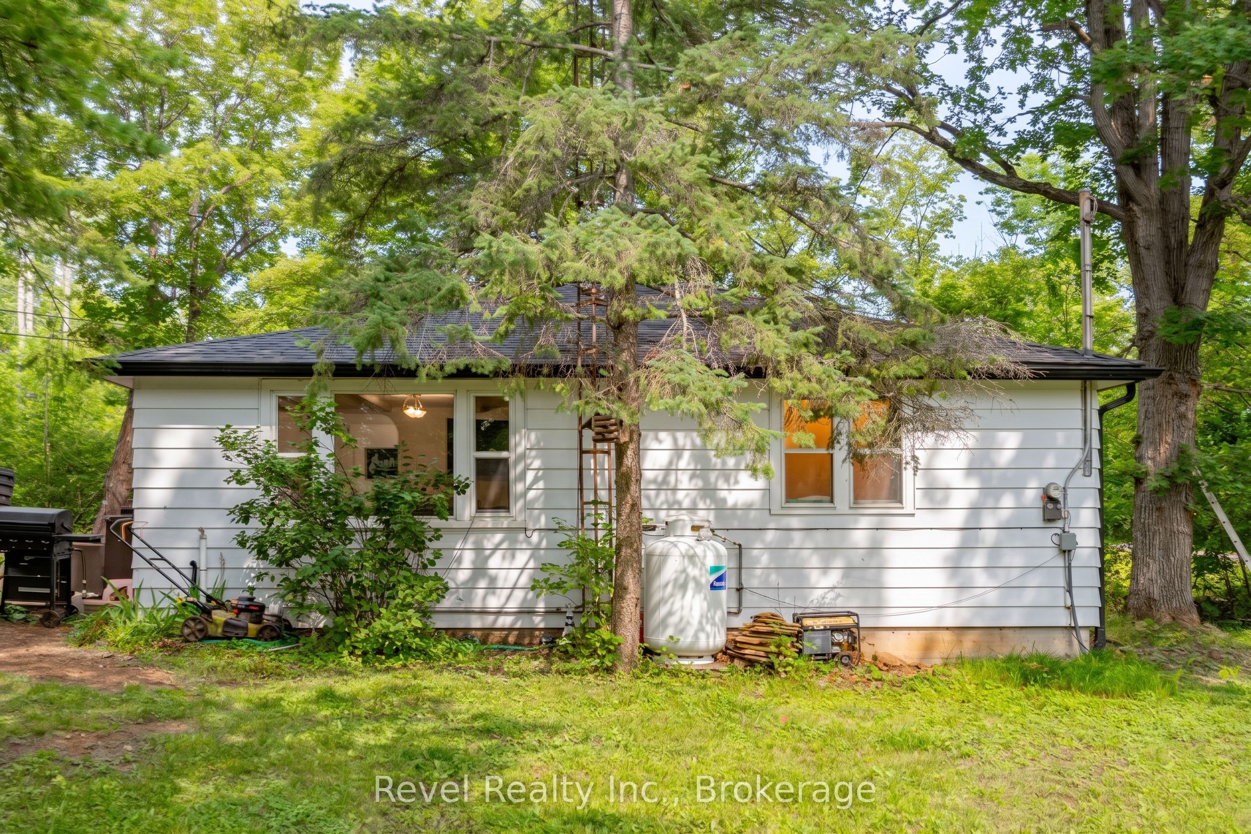 4 Gypsy Point Road Property Photo 6