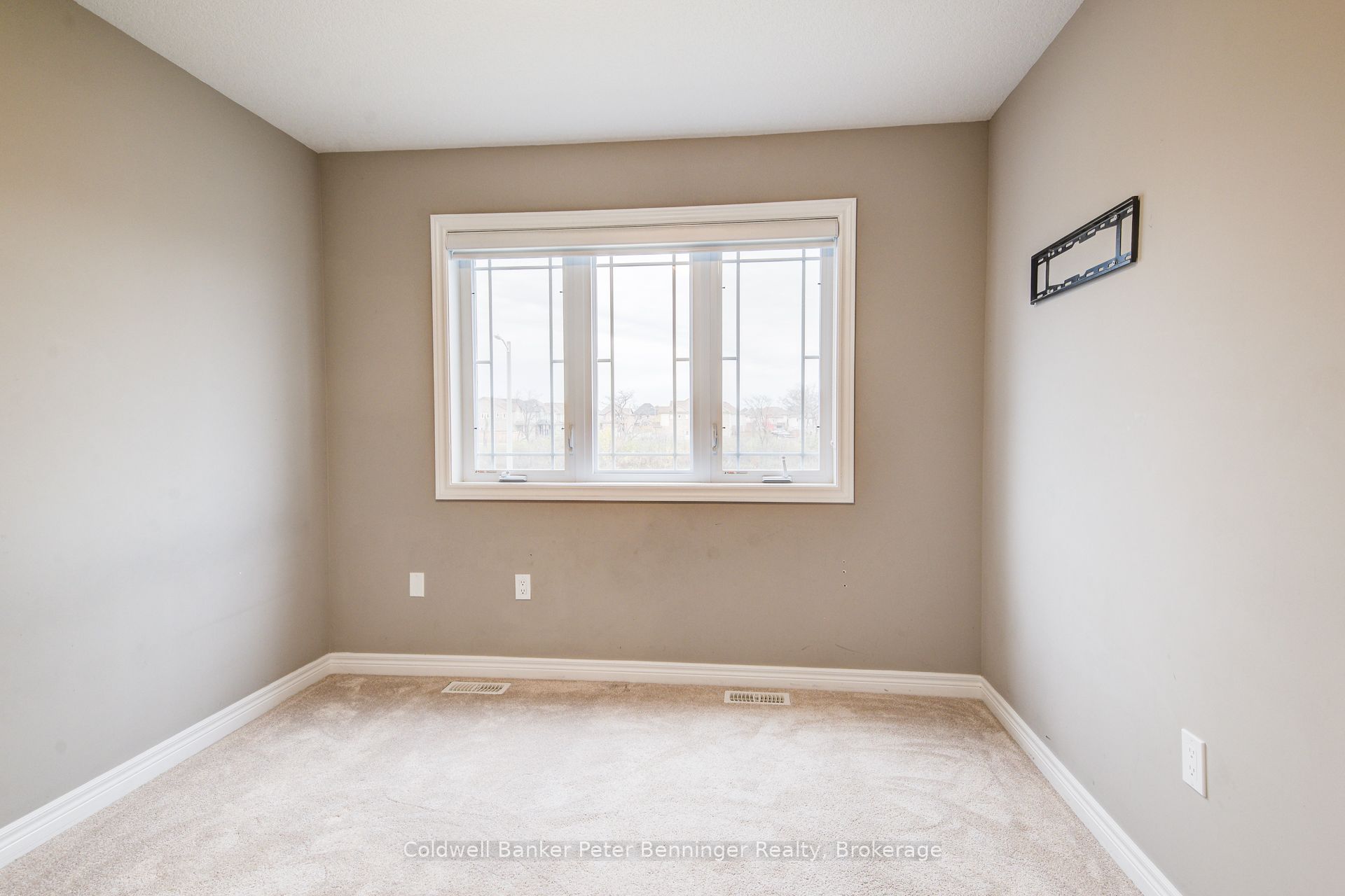 77 John Brabson Crescent Property Photo 32