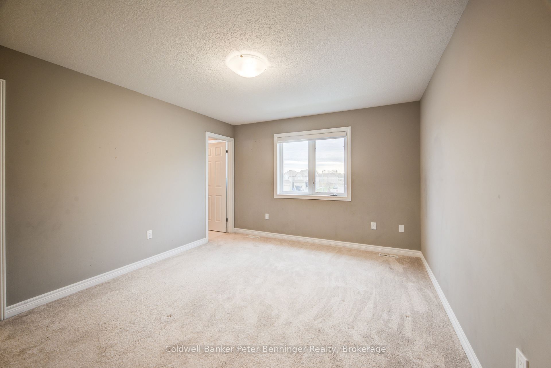 77 John Brabson Crescent Property Photo 36