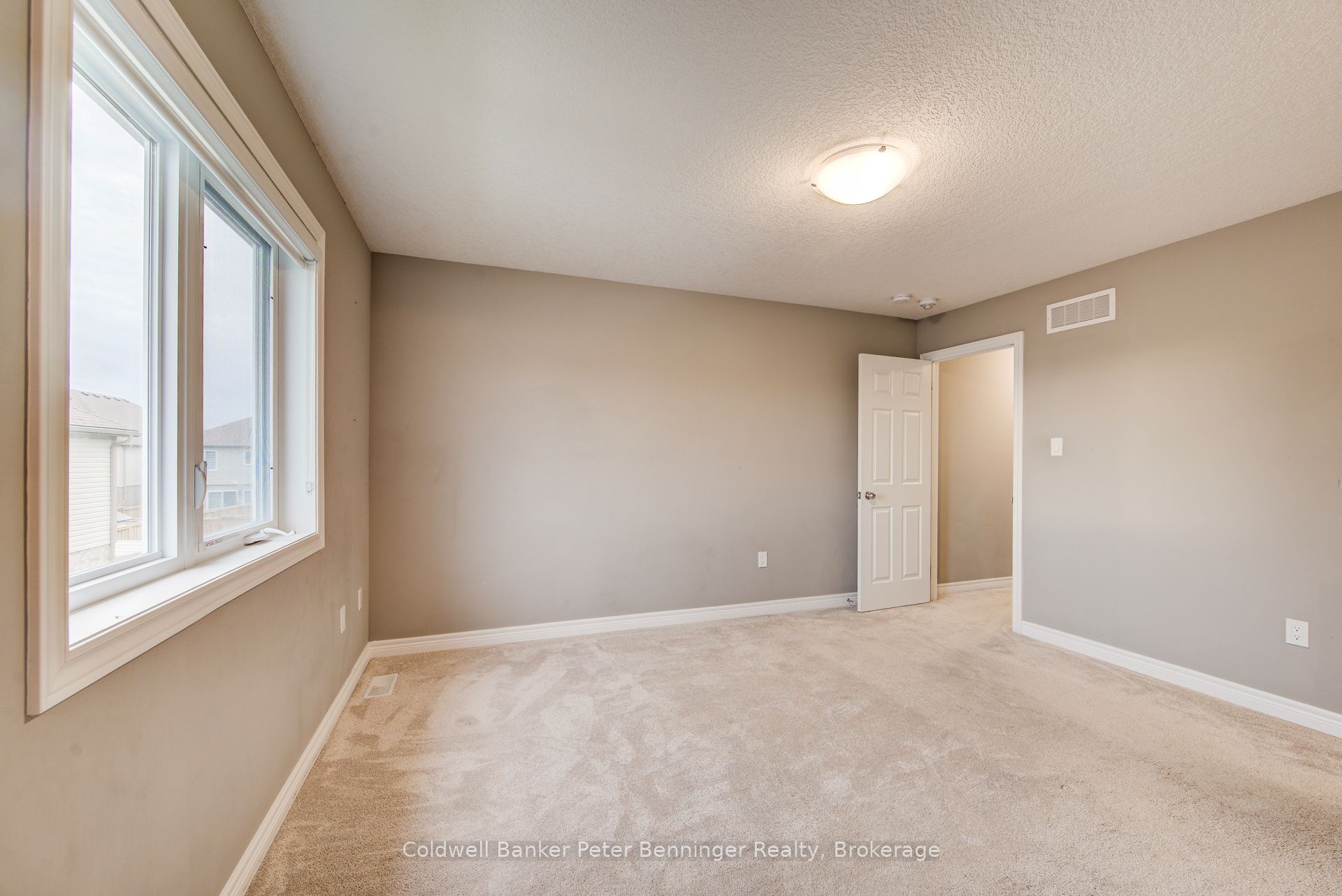 77 John Brabson Crescent Property Photo 39