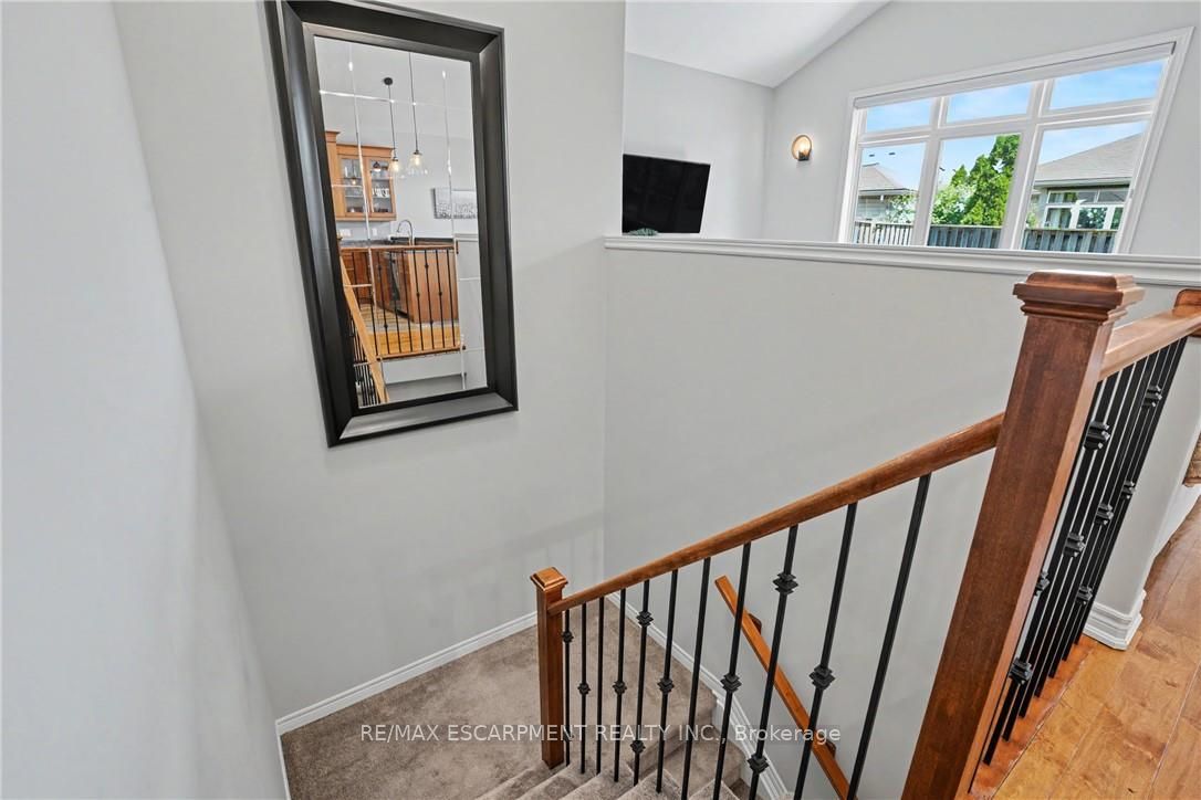 12 Silverwood Avenue Property Photo 23